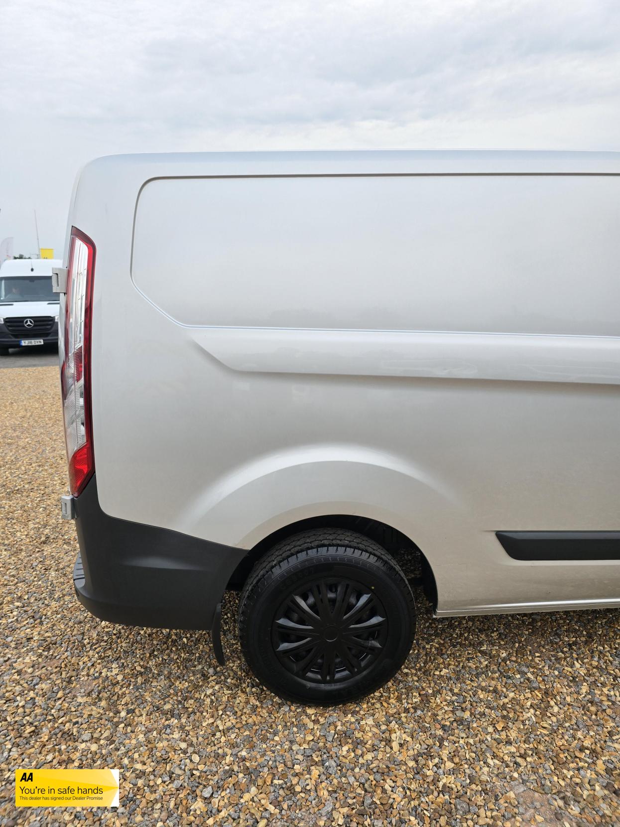 Ford Transit Custom 2.2 TDCi 290 Trend Panel Van 5dr Diesel Manual L1 H1 (186 g/km, 123 bhp)