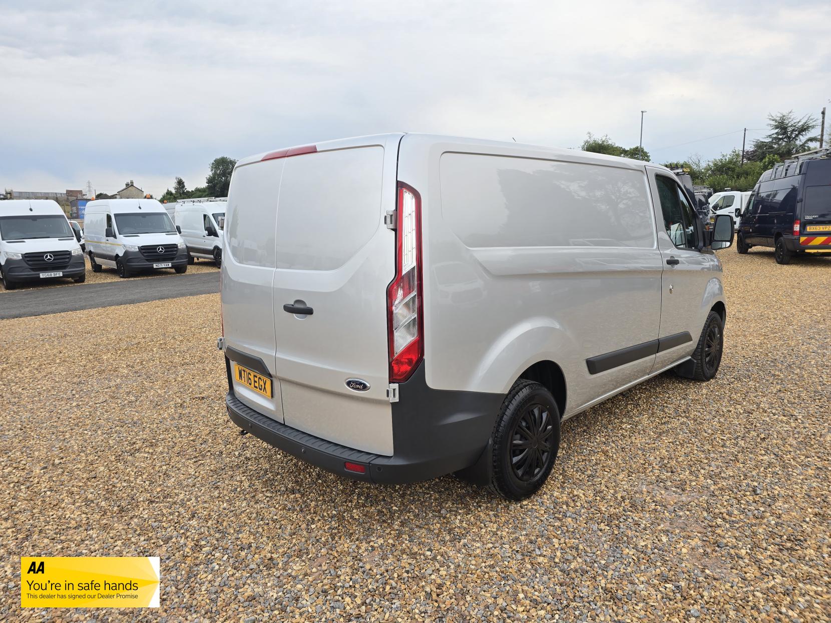Ford Transit Custom 2.2 TDCi 290 Trend Panel Van 5dr Diesel Manual L1 H1 (186 g/km, 123 bhp)