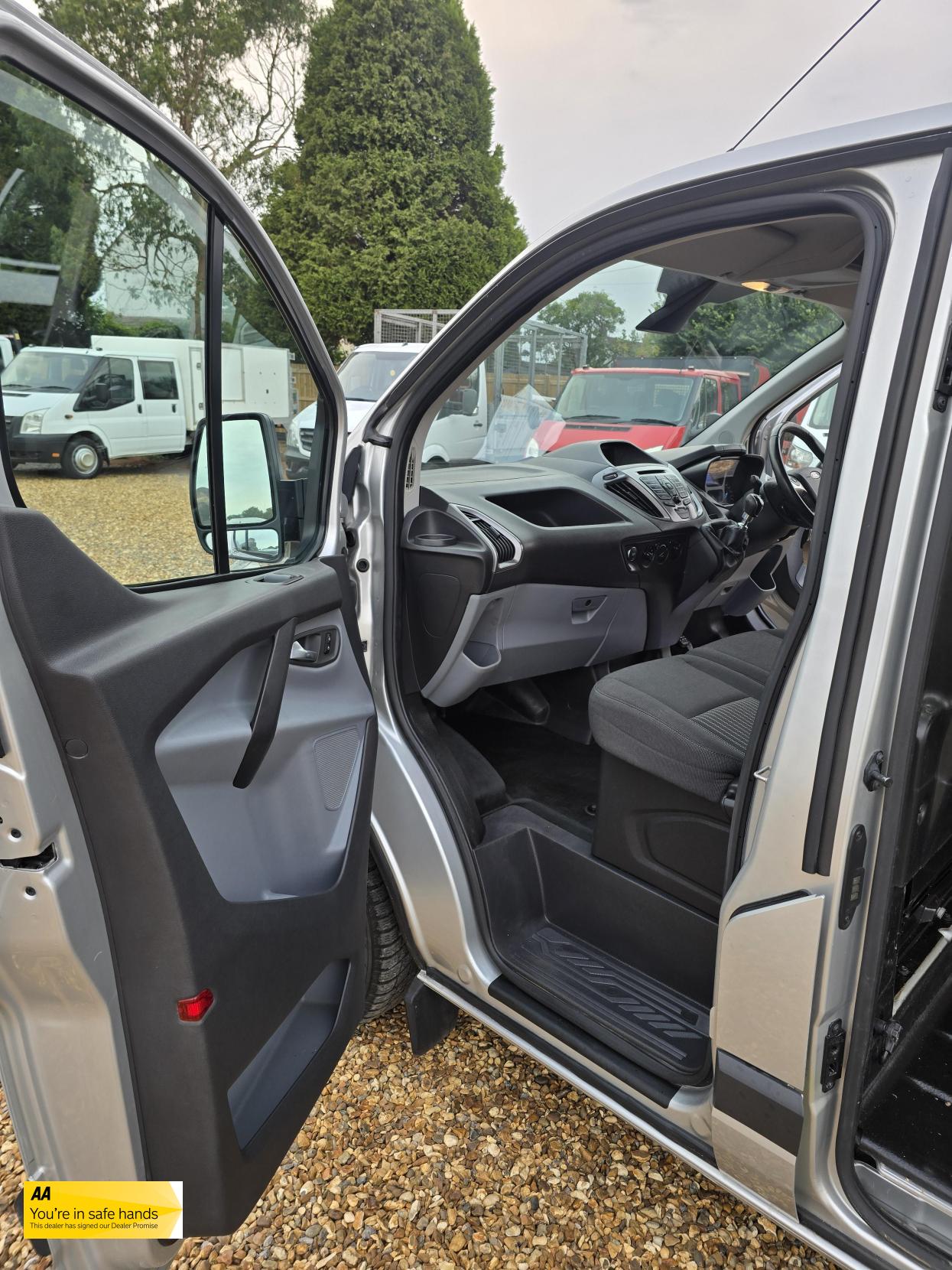 Ford Transit Custom 2.2 TDCi 290 Trend Panel Van 5dr Diesel Manual L1 H1 (186 g/km, 123 bhp)