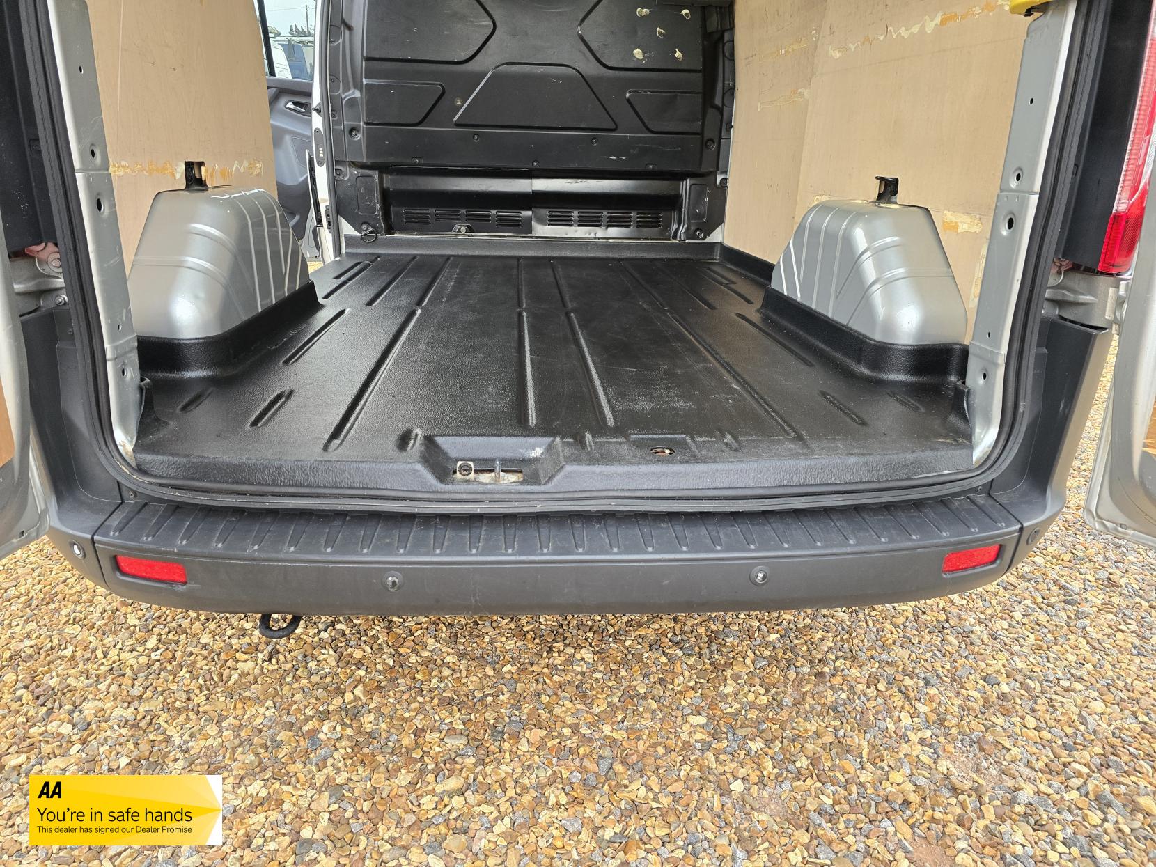 Ford Transit Custom 2.2 TDCi 290 Trend Panel Van 5dr Diesel Manual L1 H1 (186 g/km, 123 bhp)