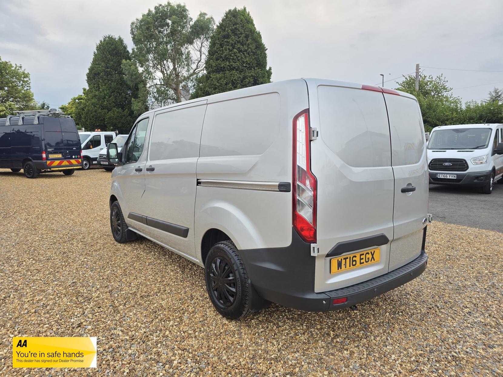 Ford Transit Custom 2.2 TDCi 290 Trend Panel Van 5dr Diesel Manual L1 H1 (186 g/km, 123 bhp)