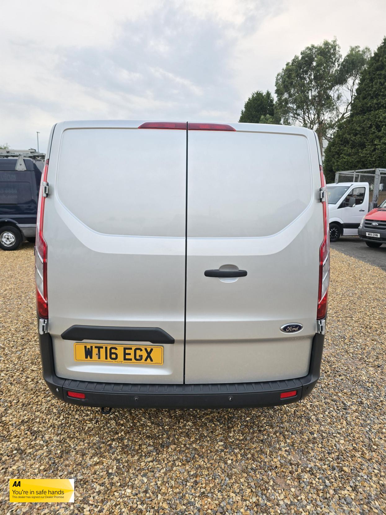 Ford Transit Custom 2.2 TDCi 290 Trend Panel Van 5dr Diesel Manual L1 H1 (186 g/km, 123 bhp)