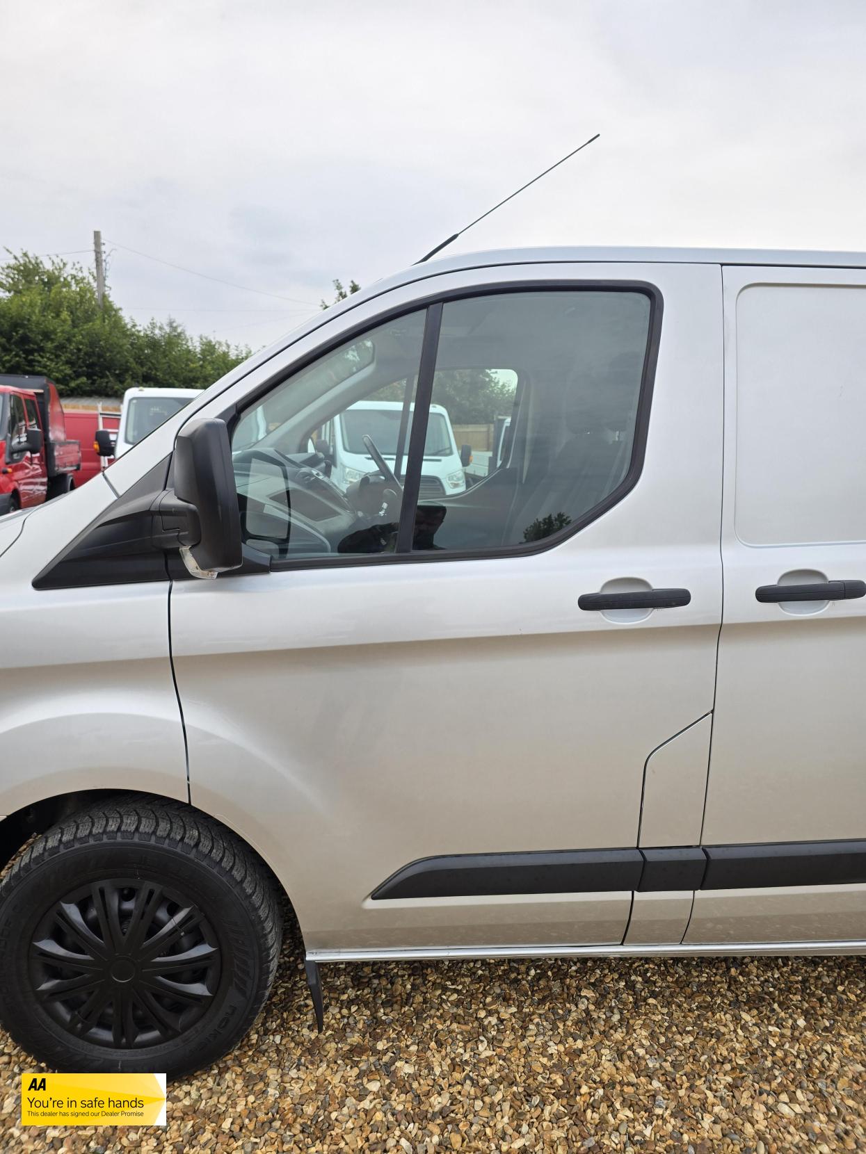 Ford Transit Custom 2.2 TDCi 290 Trend Panel Van 5dr Diesel Manual L1 H1 (186 g/km, 123 bhp)