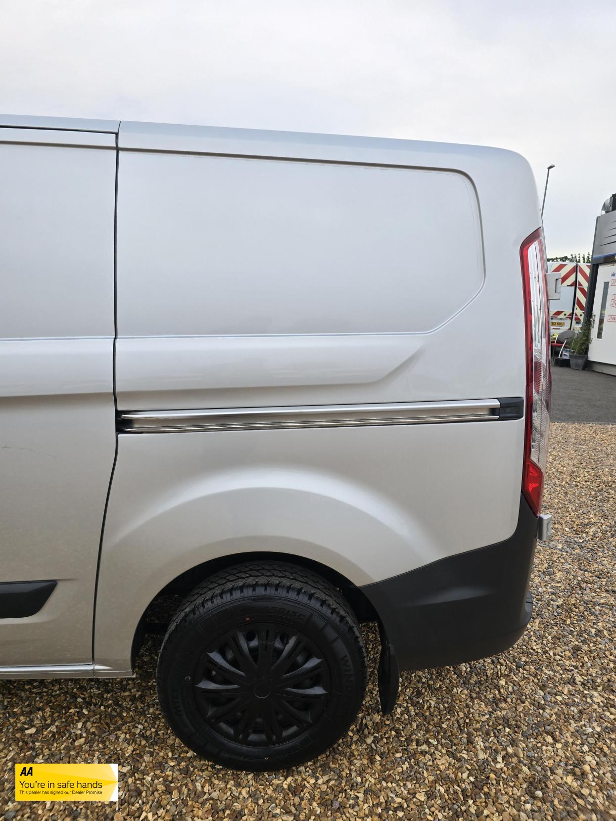 Ford Transit Custom 2.2 TDCi 290 Trend Panel Van 5dr Diesel Manual L1 H1 (186 g/km, 123 bhp)