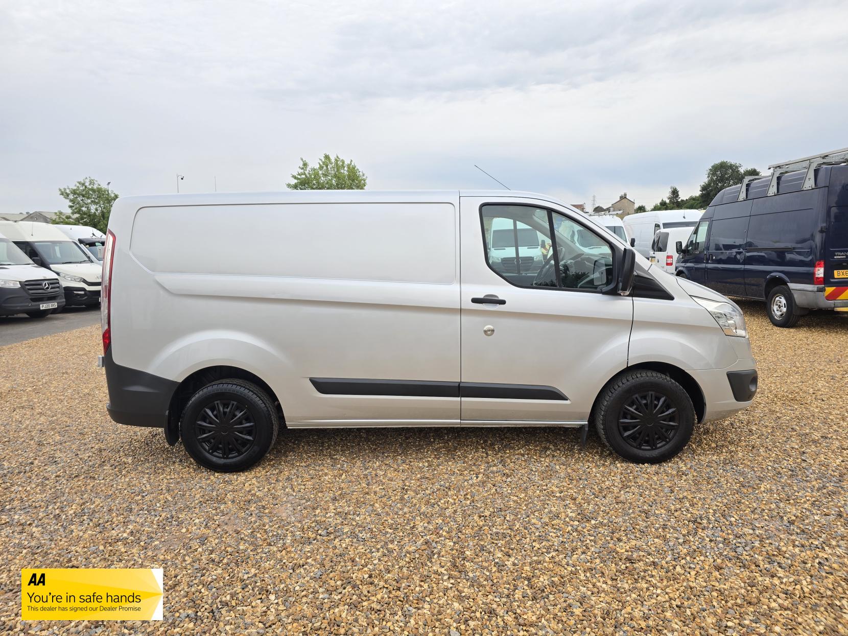 Ford Transit Custom 2.2 TDCi 290 Trend Panel Van 5dr Diesel Manual L1 H1 (186 g/km, 123 bhp)