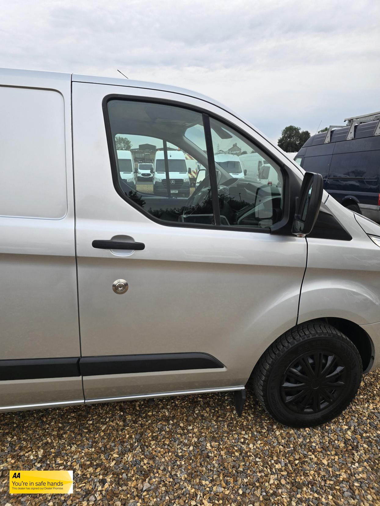 Ford Transit Custom 2.2 TDCi 290 Trend Panel Van 5dr Diesel Manual L1 H1 (186 g/km, 123 bhp)