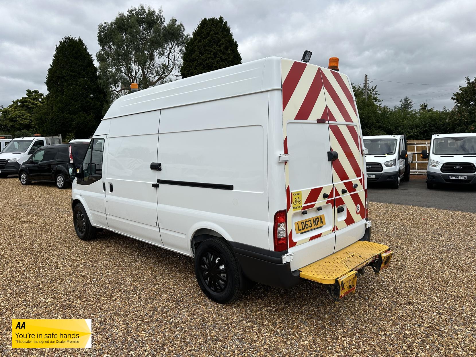Ford Transit 2.2 TDCi 350 Panel Van 3dr Diesel Manual RWD L3 H3 (224 g/km, 98 bhp)