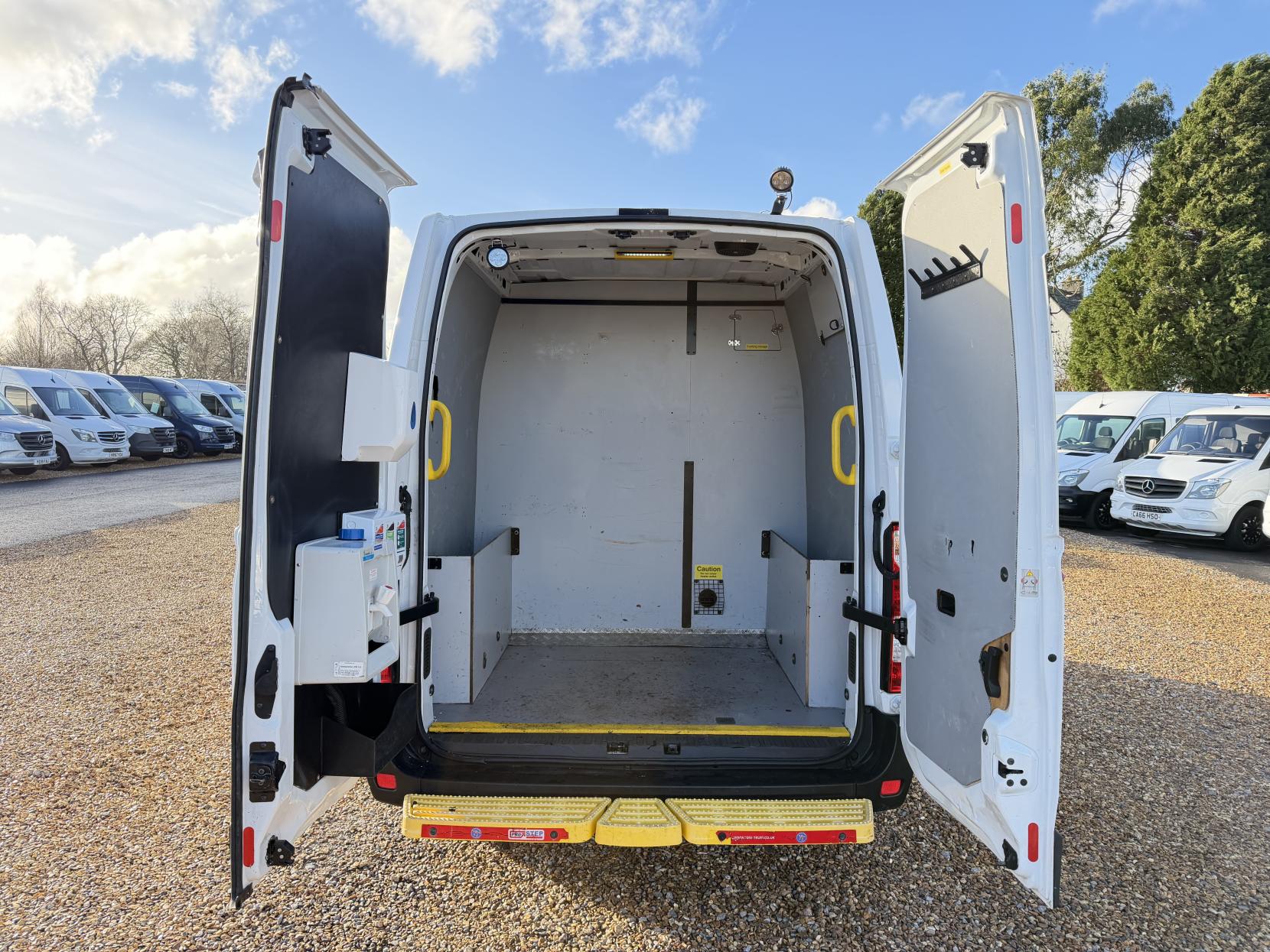 Vauxhall Movano 2.3 CDTi 3500 Panel Van 5dr Diesel Manual FWD L2 H2 Euro 6 (130 ps)