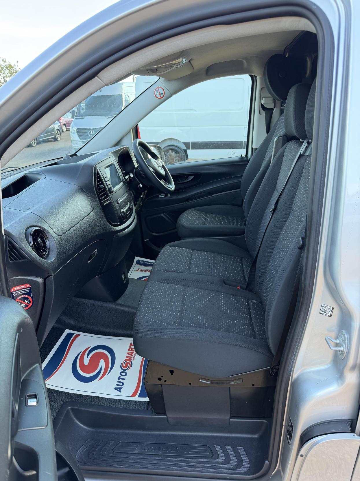 2022 Mercedes-Benz Vito 2.0 114 CDI Progressive Panel Van 5dr Diesel G-Tronic RWD L2 Euro 6 (s/s) (LWB) (136 ps) - Thumbnail 27
