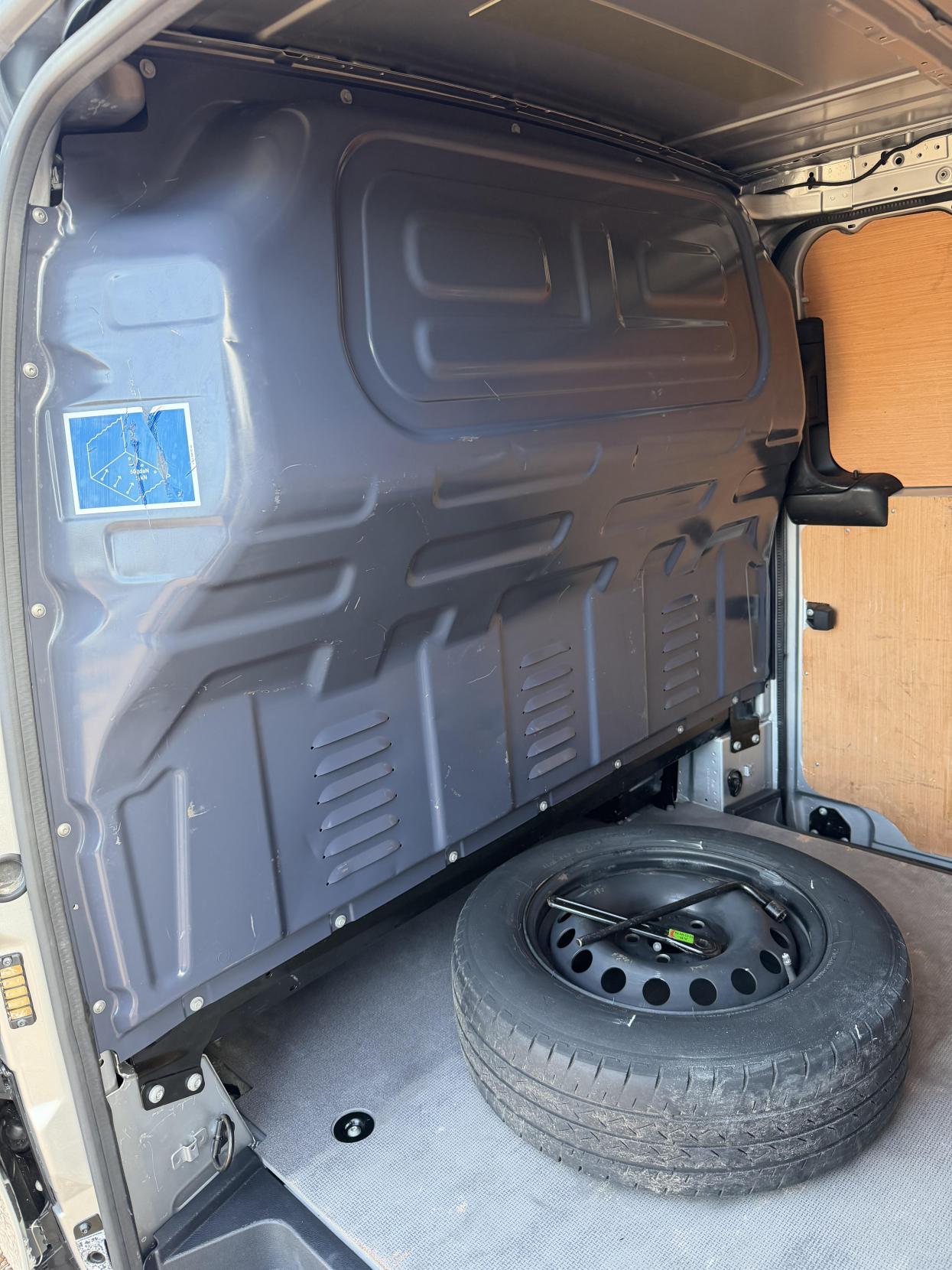 2022 Mercedes-Benz Vito 2.0 114 CDI Progressive Panel Van 5dr Diesel G-Tronic RWD L2 Euro 6 (s/s) (LWB) (136 ps) - Thumbnail 45