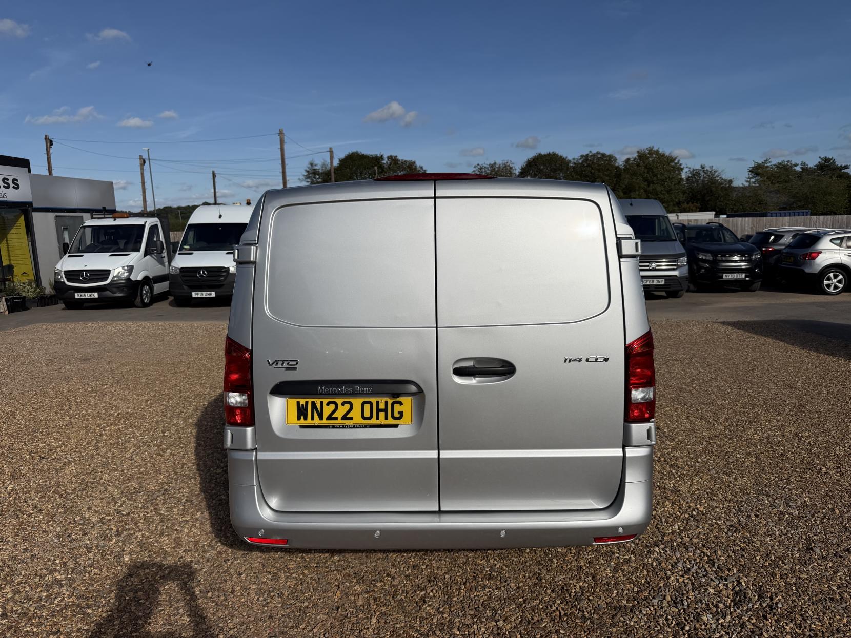 2022 Mercedes-Benz Vito 2.0 114 CDI Progressive Panel Van 5dr Diesel G-Tronic RWD L2 Euro 6 (s/s) (LWB) (136 ps) - Thumbnail 9