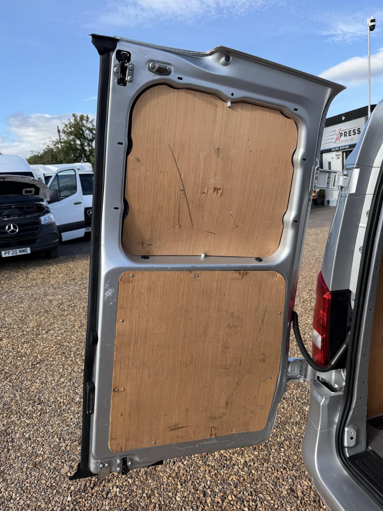 2022 Mercedes-Benz Vito 2.0 114 CDI Progressive Panel Van 5dr Diesel G-Tronic RWD L2 Euro 6 (s/s) (LWB) (136 ps) - Thumbnail 38