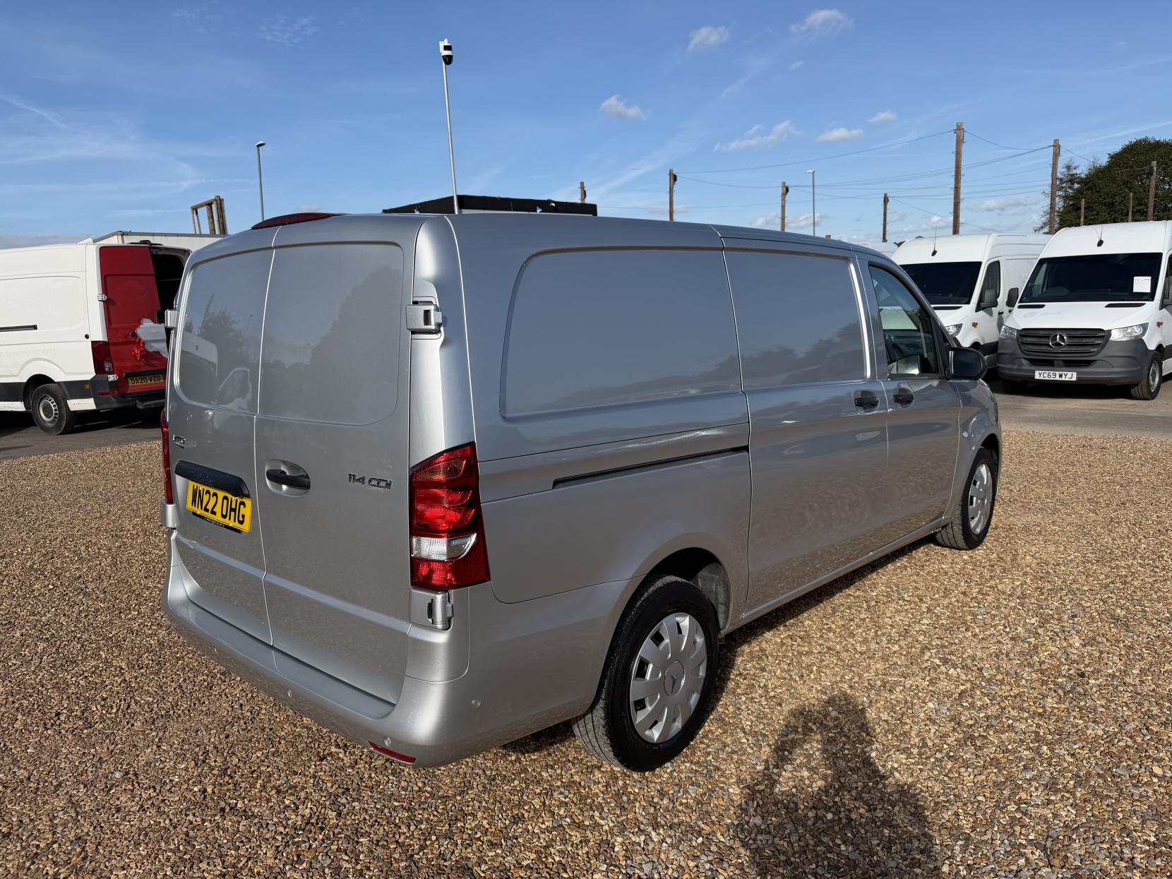 2022 Mercedes-Benz Vito 2.0 114 CDI Progressive Panel Van 5dr Diesel G-Tronic RWD L2 Euro 6 (s/s) (LWB) (136 ps) - Thumbnail 10