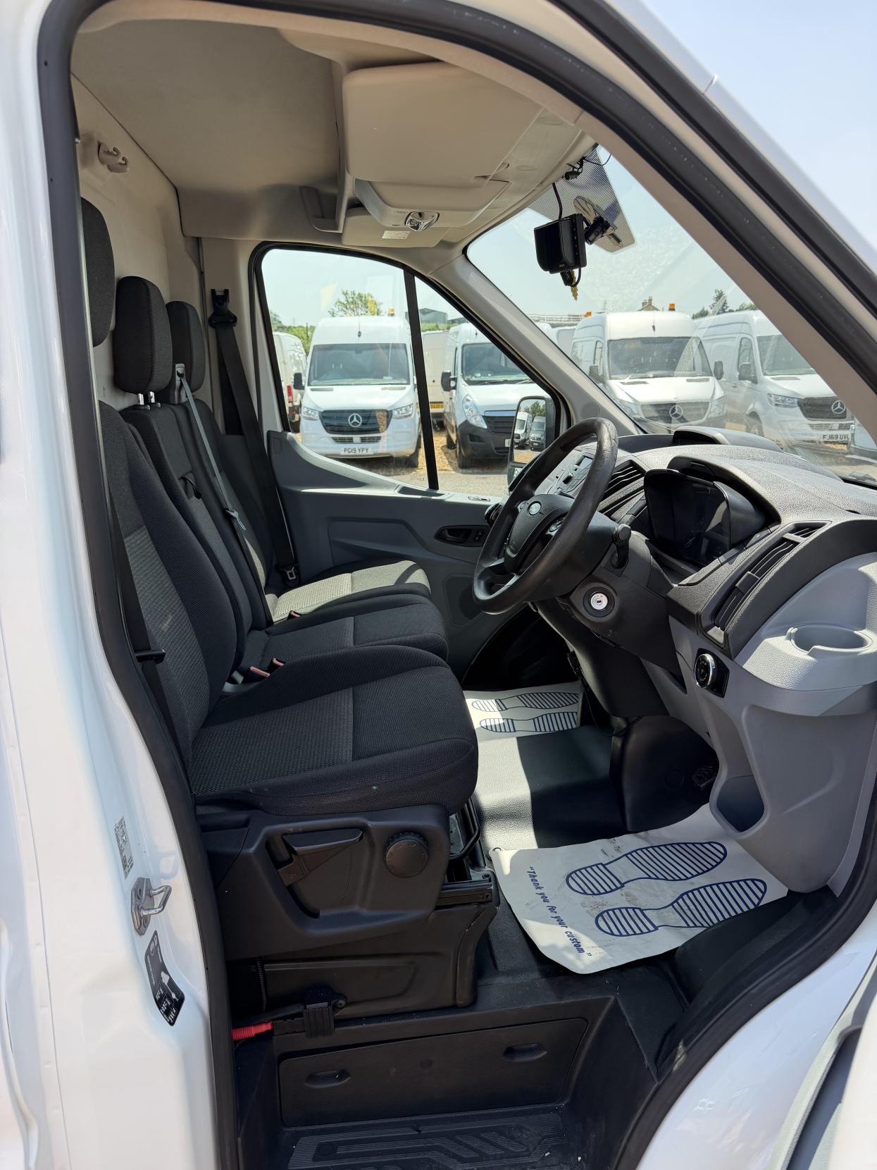 2016 Ford Transit 2.2 TDCi 350 Panel Van 5dr Diesel Manual RWD L2 H3 Euro 5 (155 ps) - Thumbnail 15