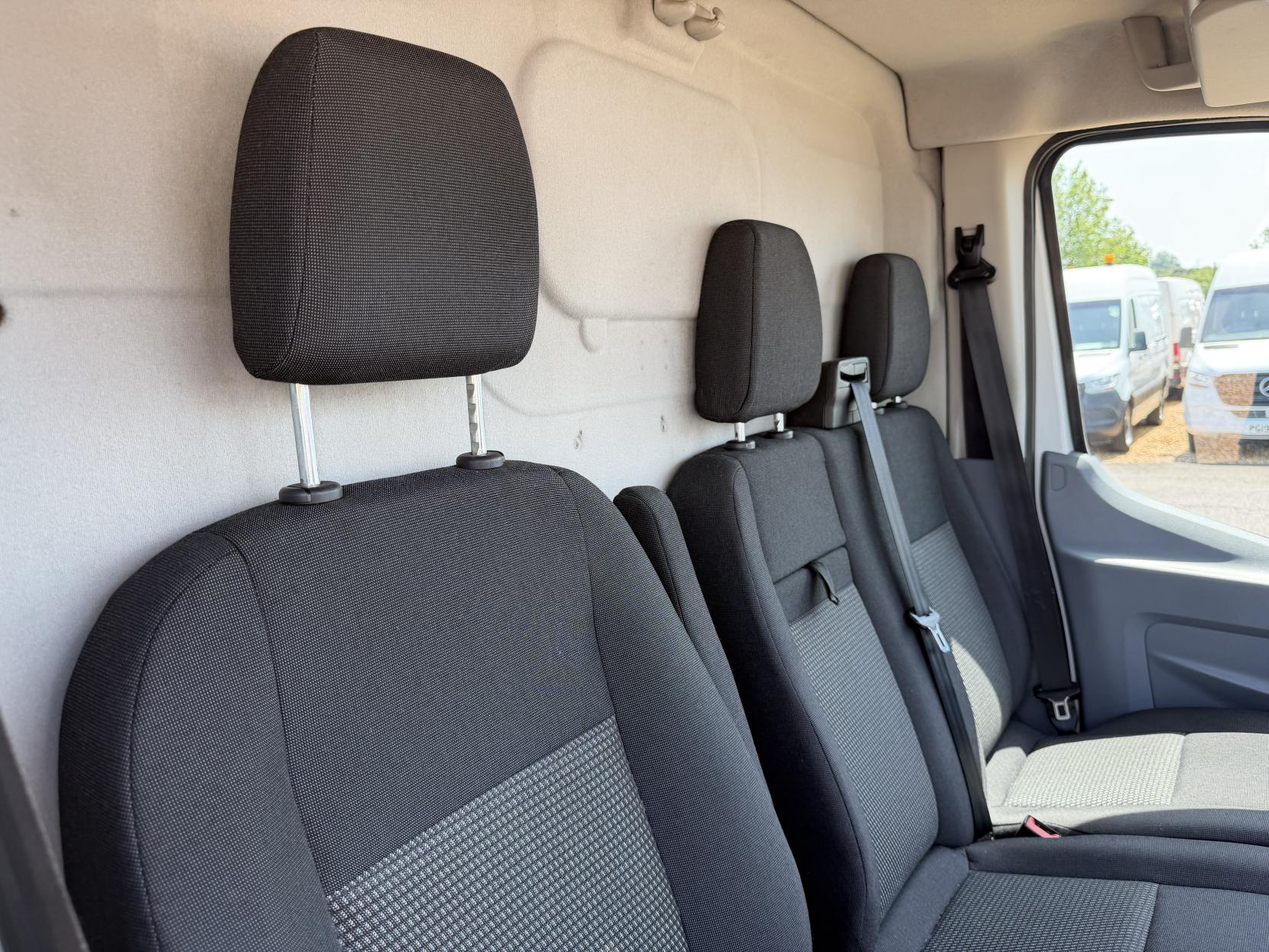 2016 Ford Transit 2.2 TDCi 350 Panel Van 5dr Diesel Manual RWD L2 H3 Euro 5 (155 ps) - Thumbnail 17