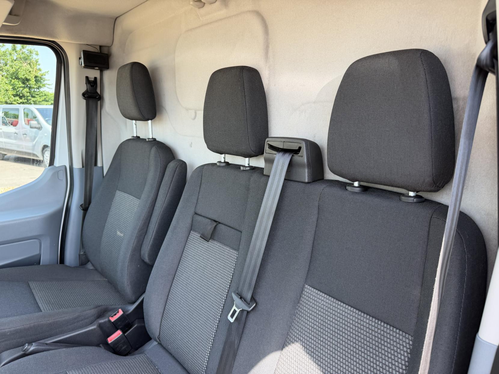 2016 Ford Transit 2.2 TDCi 350 Panel Van 5dr Diesel Manual RWD L2 H3 Euro 5 (155 ps) - Thumbnail 19
