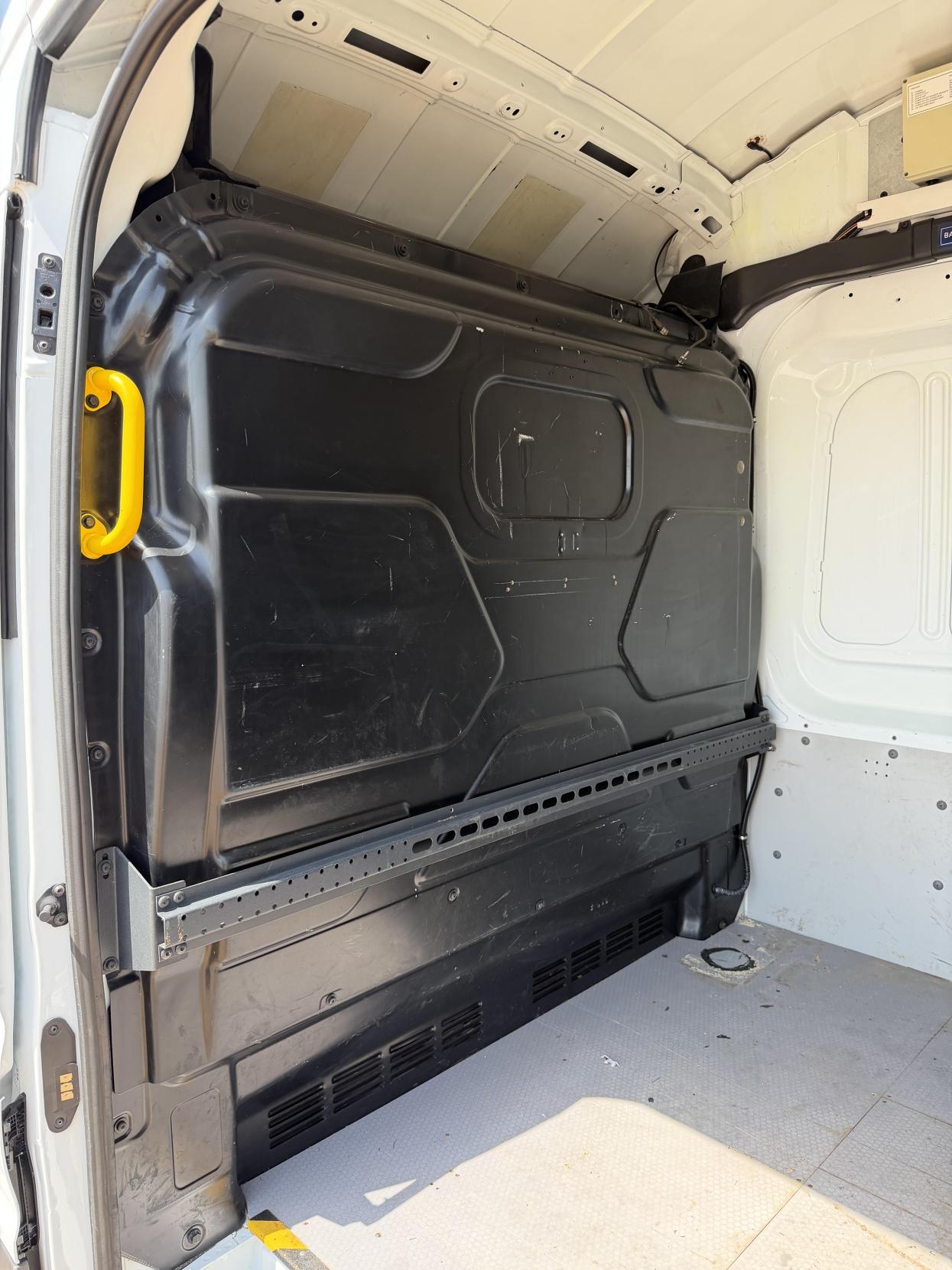 2016 Ford Transit 2.2 TDCi 350 Panel Van 5dr Diesel Manual RWD L2 H3 Euro 5 (155 ps) - Thumbnail 25