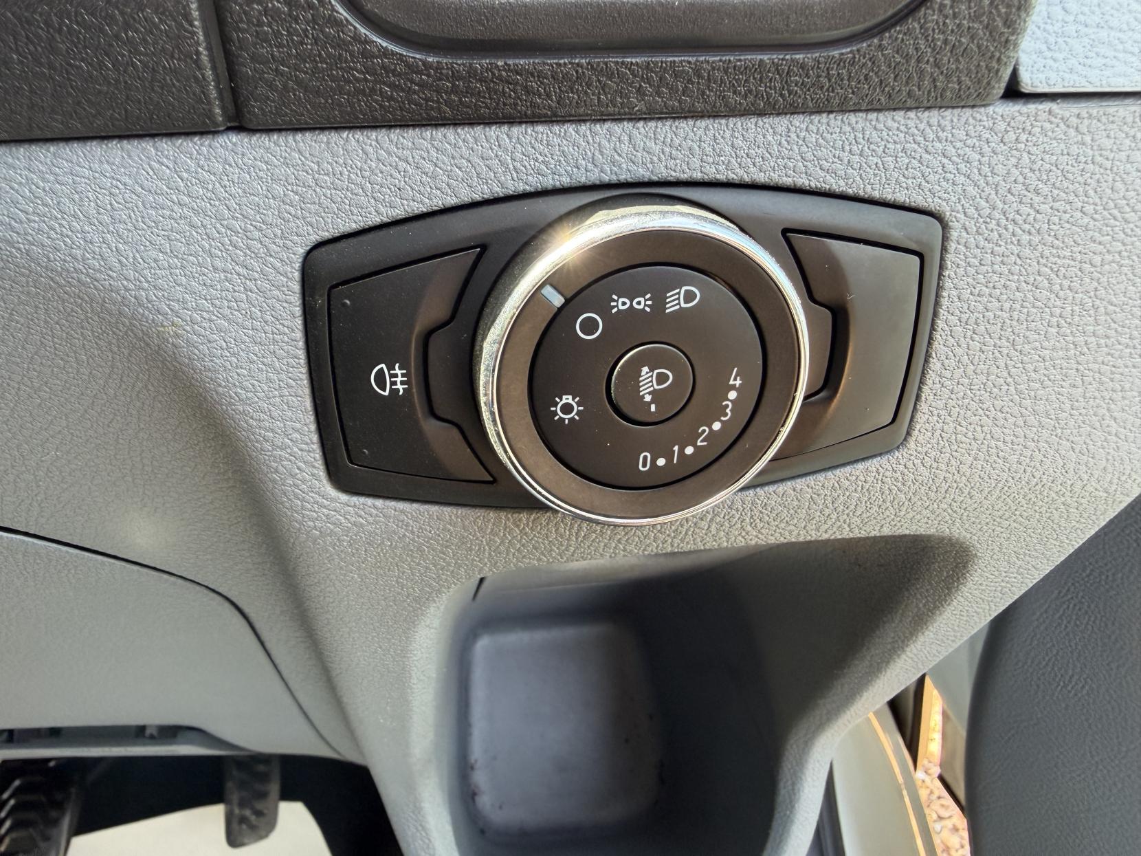 2016 Ford Transit 2.2 TDCi 350 Panel Van 5dr Diesel Manual RWD L2 H3 Euro 5 (155 ps) - Thumbnail 42