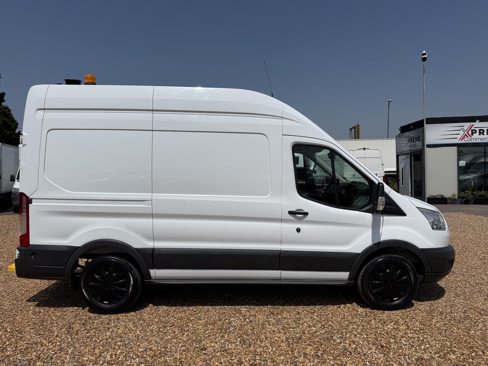2016 Ford Transit 2.2 TDCi 350 Panel Van 5dr Diesel Manual RWD L2 H3 Euro 5 (155 ps) - Thumbnail 12