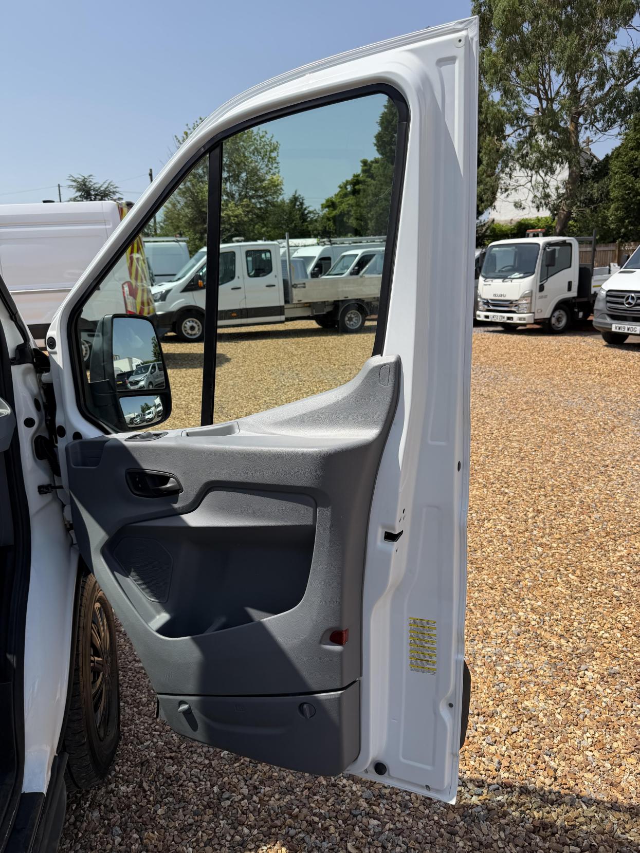 2016 Ford Transit 2.2 TDCi 350 Panel Van 5dr Diesel Manual RWD L2 H3 Euro 5 (155 ps) - Thumbnail 14