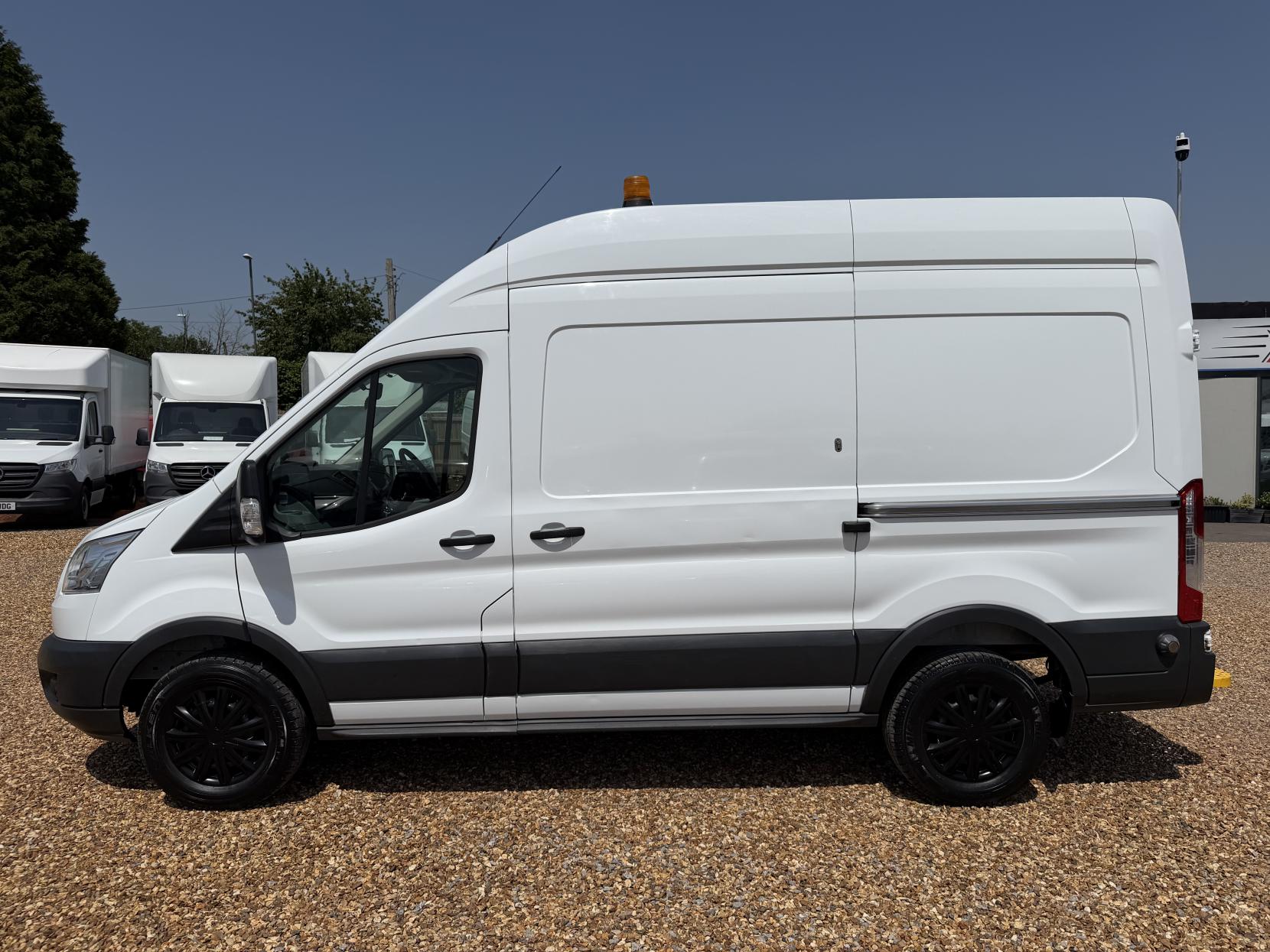 2016 Ford Transit 2.2 TDCi 350 Panel Van 5dr Diesel Manual RWD L2 H3 Euro 5 (155 ps) - Thumbnail 8