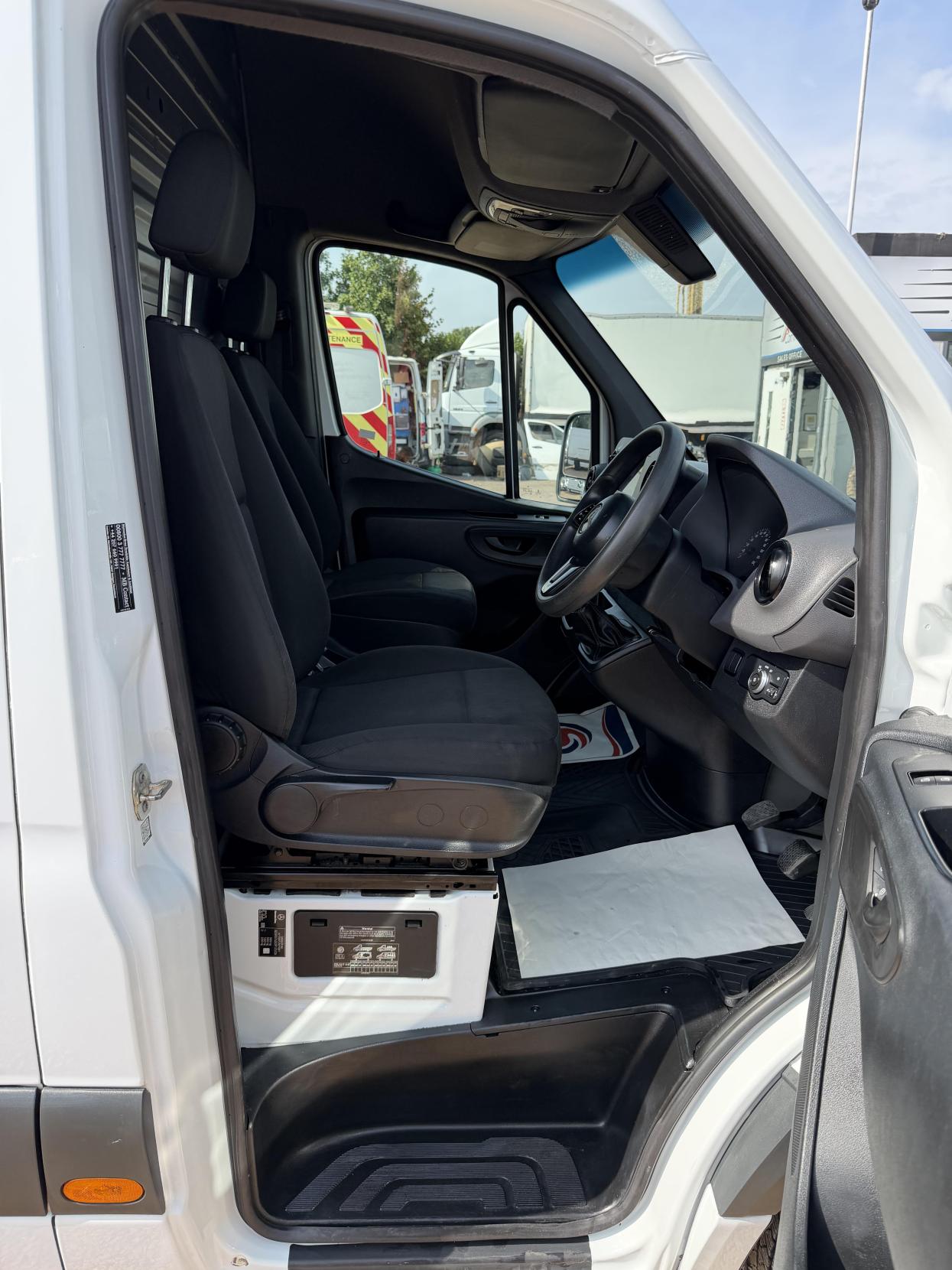 2019 Mercedes-Benz Sprinter 2.1 311 CDI Panel Van 5dr Diesel Manual RWD L3 H2 Euro 6 (114 ps) - Thumbnail 17