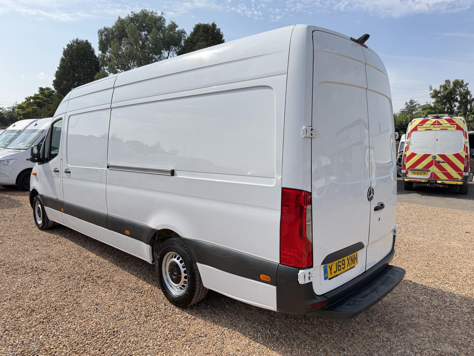 2019 Mercedes-Benz Sprinter 2.1 311 CDI Panel Van 5dr Diesel Manual RWD L3 H2 Euro 6 (114 ps) - Thumbnail 8