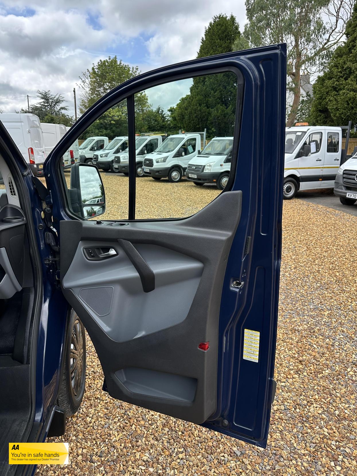 Ford Transit Custom 2.2 TDCi 330 Trend Panel Van 5dr Diesel Manual L2 H1 (197 g/km, 123 bhp)