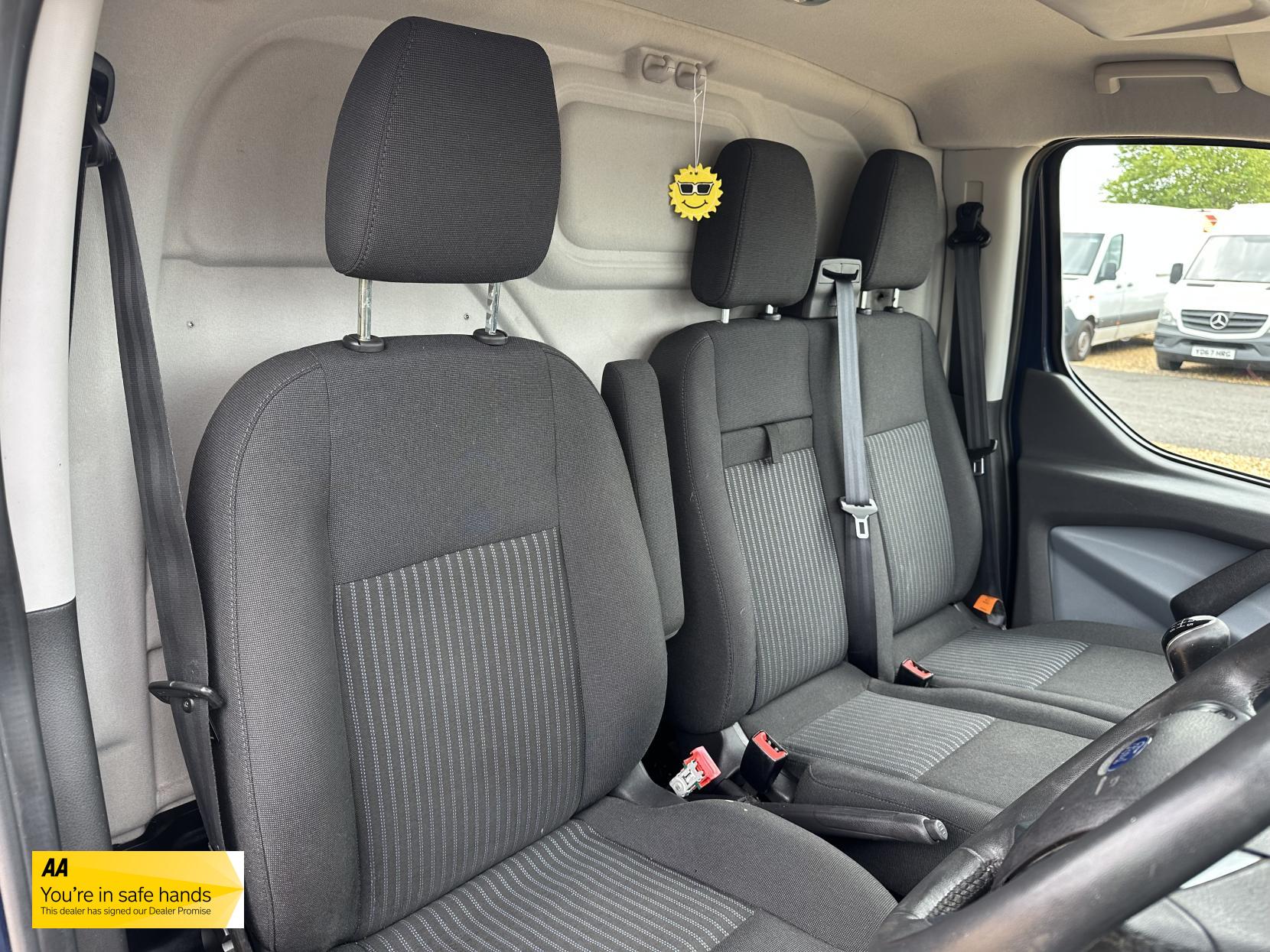 Ford Transit Custom 2.2 TDCi 330 Trend Panel Van 5dr Diesel Manual L2 H1 (197 g/km, 123 bhp)