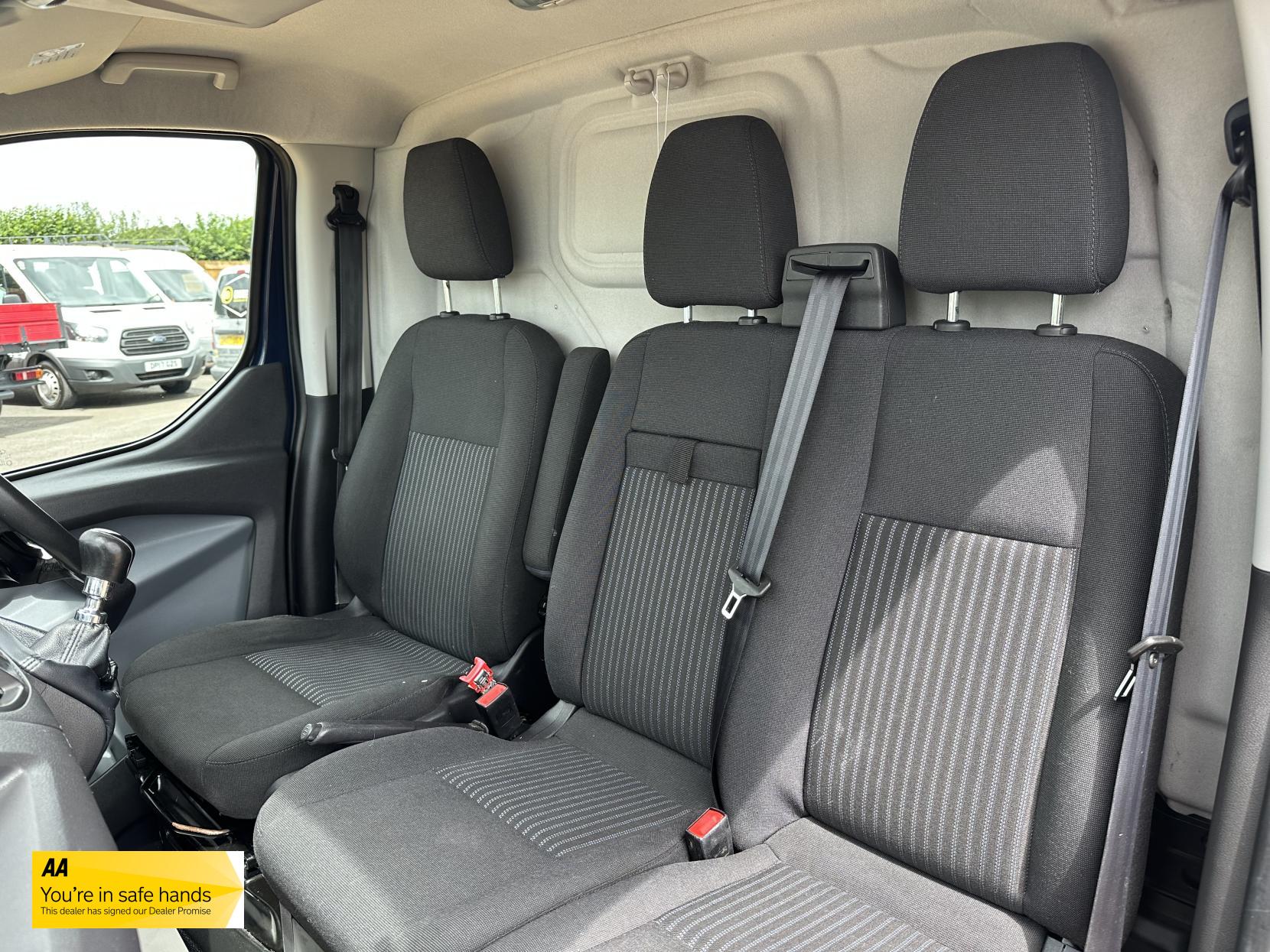 Ford Transit Custom 2.2 TDCi 330 Trend Panel Van 5dr Diesel Manual L2 H1 (197 g/km, 123 bhp)