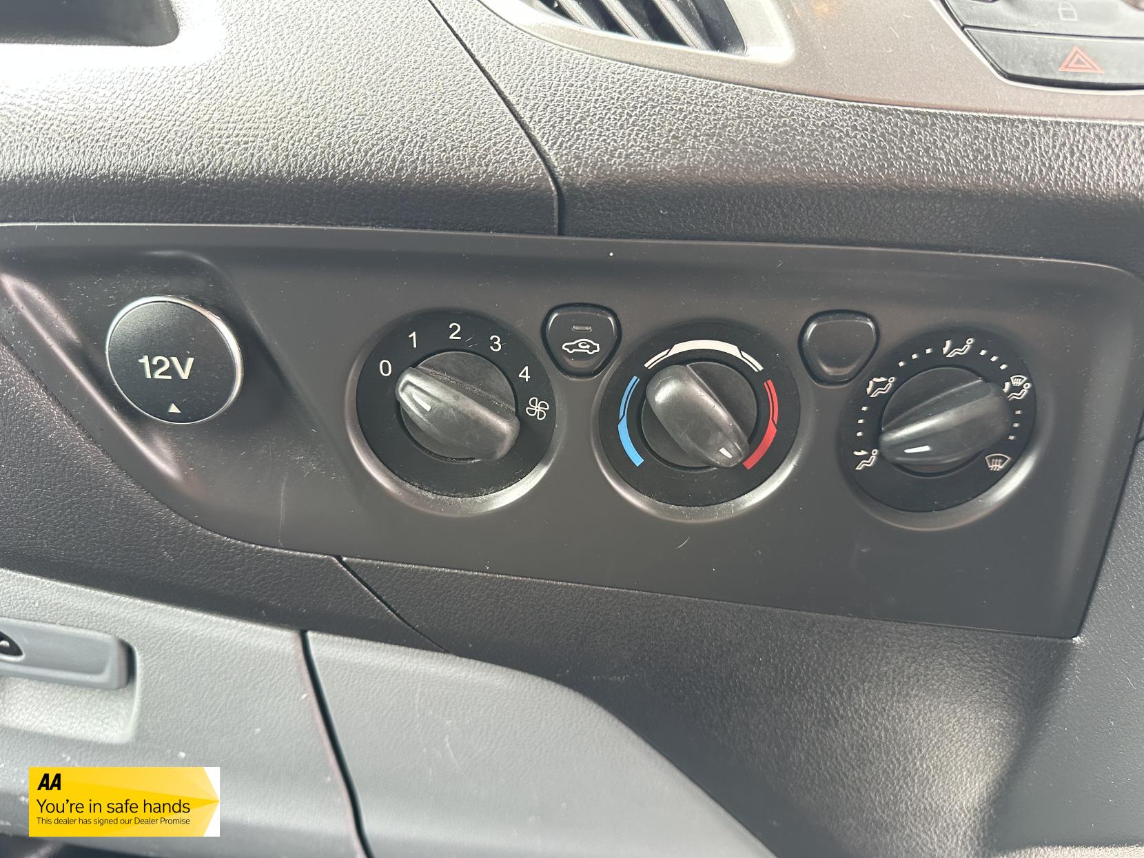 Ford Transit Custom 2.2 TDCi 330 Trend Panel Van 5dr Diesel Manual L2 H1 (197 g/km, 123 bhp)