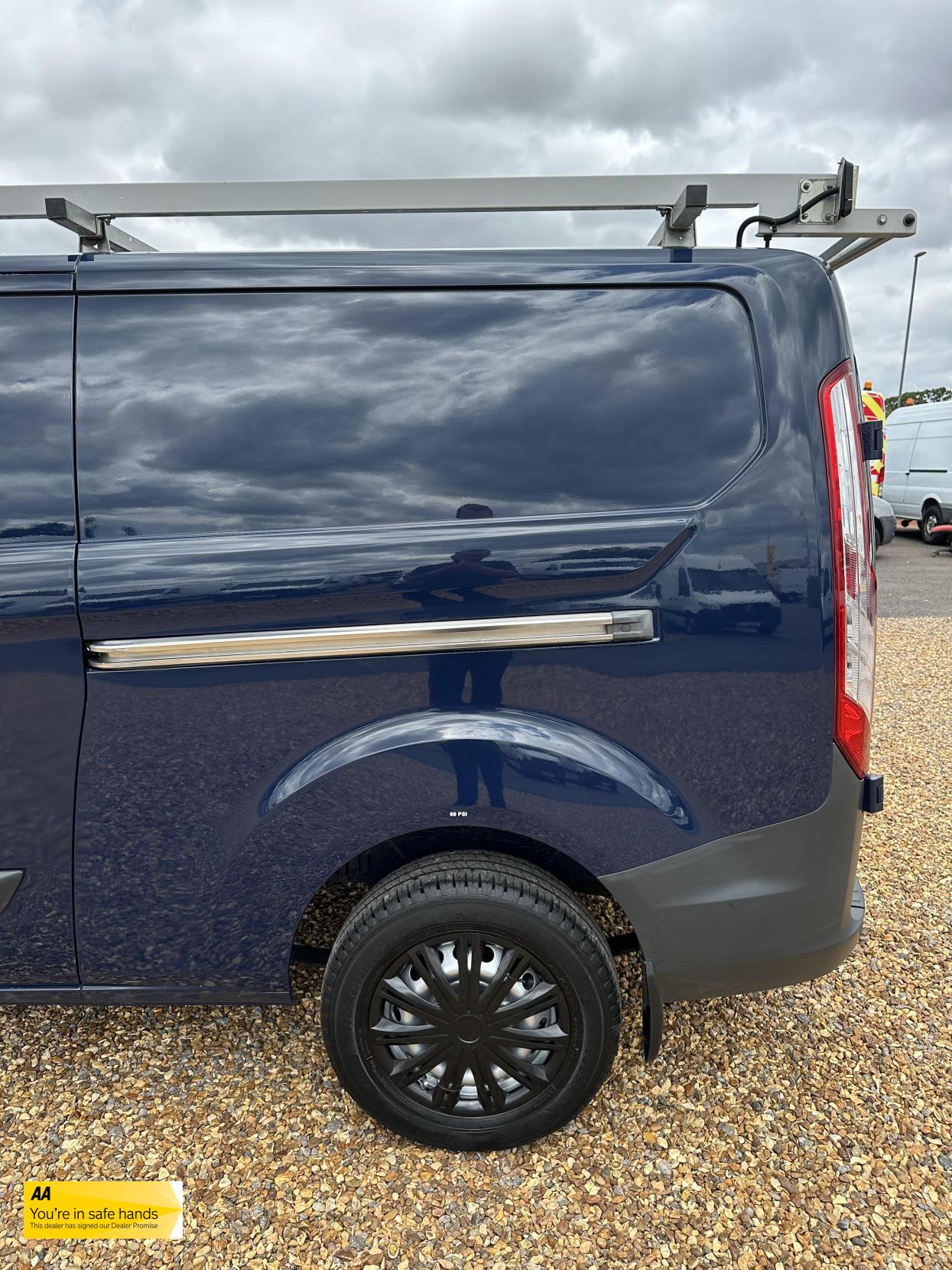 Ford Transit Custom 2.2 TDCi 330 Trend Panel Van 5dr Diesel Manual L2 H1 (197 g/km, 123 bhp)