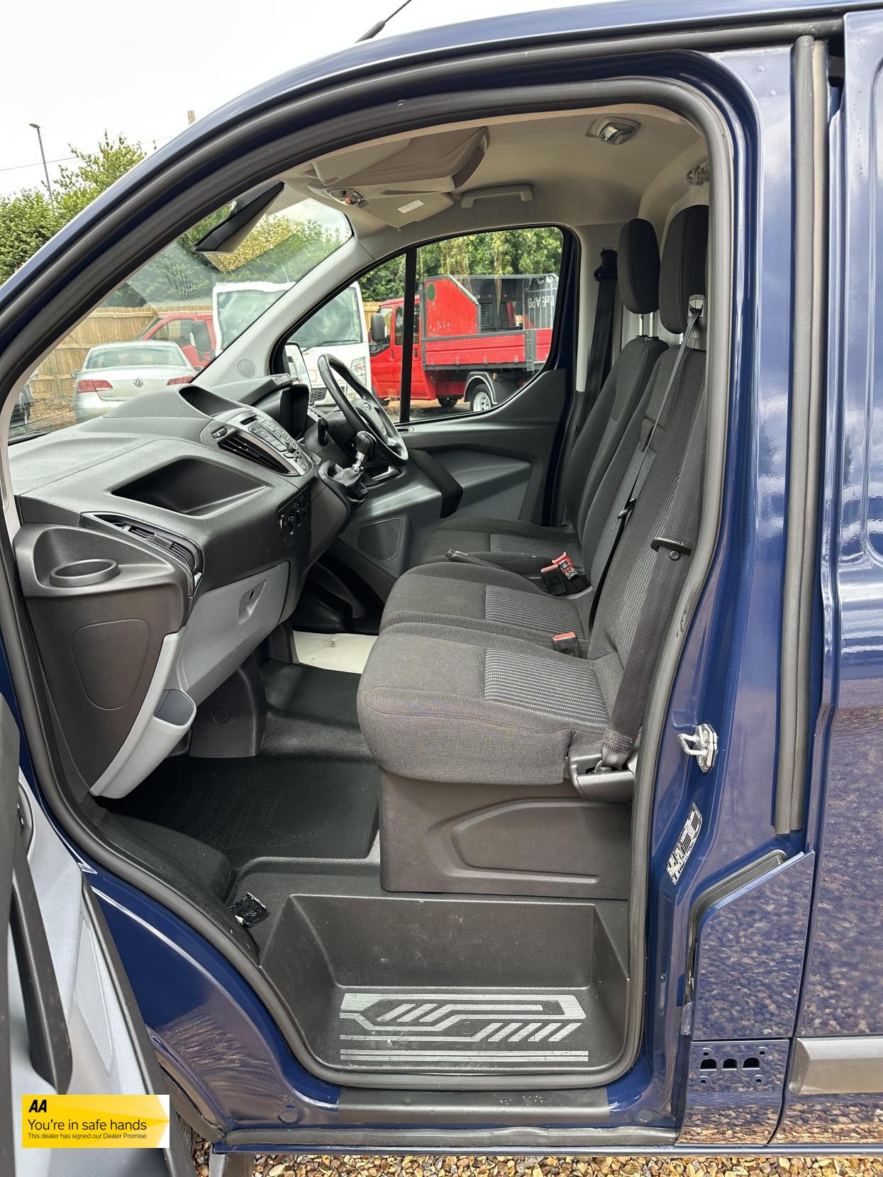 Ford Transit Custom 2.2 TDCi 330 Trend Panel Van 5dr Diesel Manual L2 H1 (197 g/km, 123 bhp)