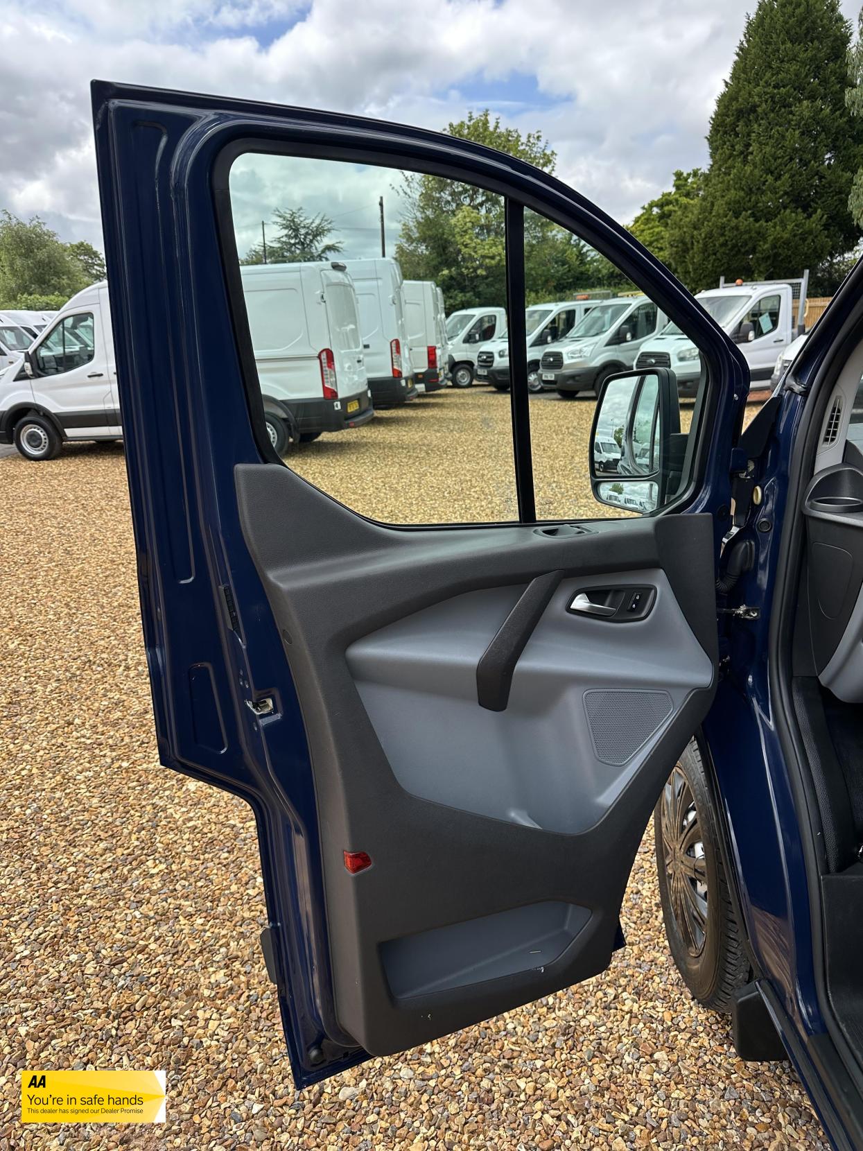 Ford Transit Custom 2.2 TDCi 330 Trend Panel Van 5dr Diesel Manual L2 H1 (197 g/km, 123 bhp)