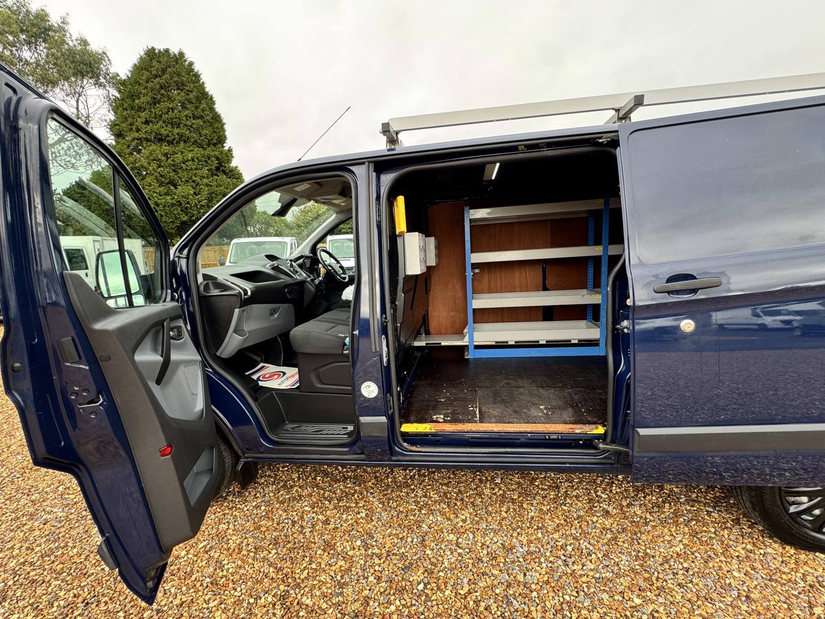Ford Transit Custom 2.2 TDCi 330 Trend Panel Van 5dr Diesel Manual L2 H1 (197 g/km, 123 bhp)