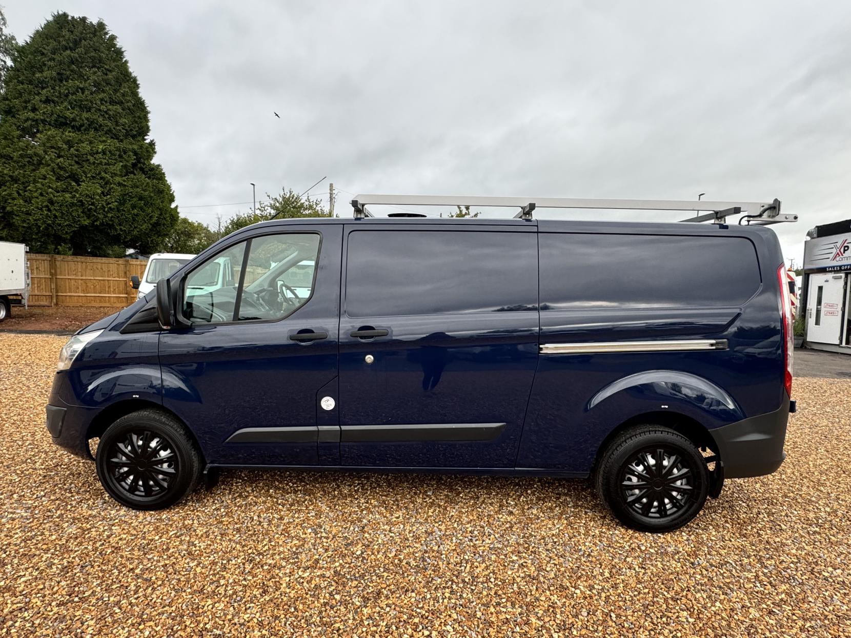 Ford Transit Custom 2.2 TDCi 330 Trend Panel Van 5dr Diesel Manual L2 H1 (197 g/km, 123 bhp)