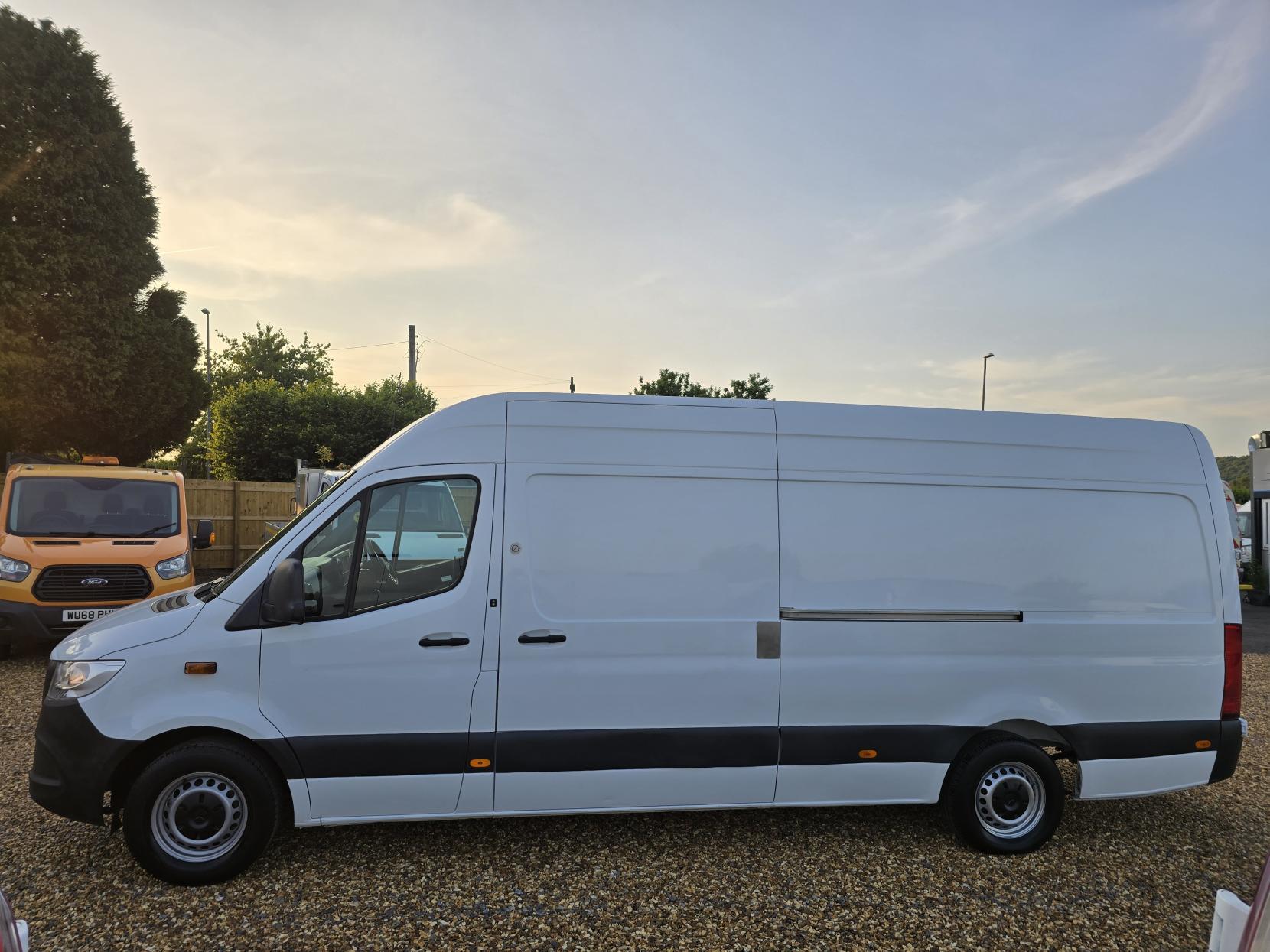 Mercedes-Benz Sprinter 2.1 311 CDI Panel Van 5dr Diesel Manual RWD L3 H2 Euro 6 (114 ps)