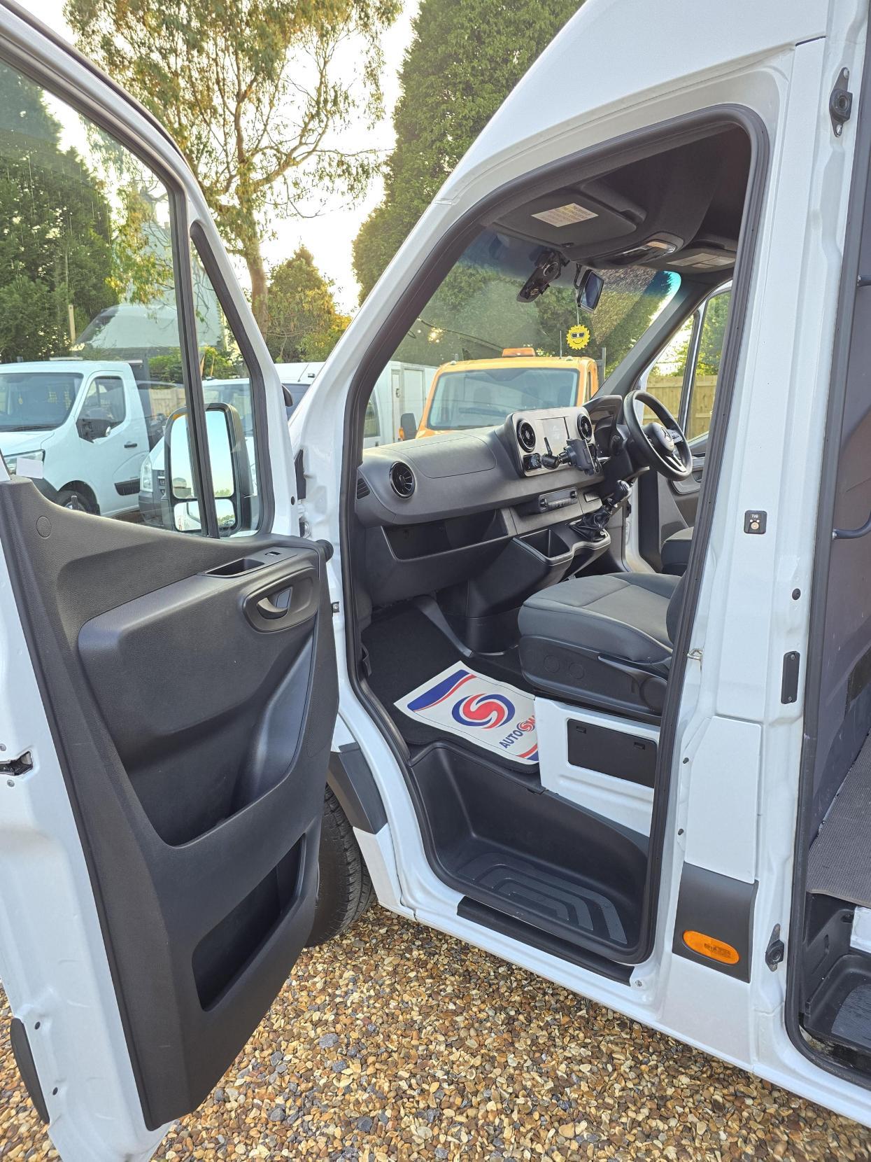 Mercedes-Benz Sprinter 2.1 311 CDI Panel Van 5dr Diesel Manual RWD L3 H2 Euro 6 (114 ps)