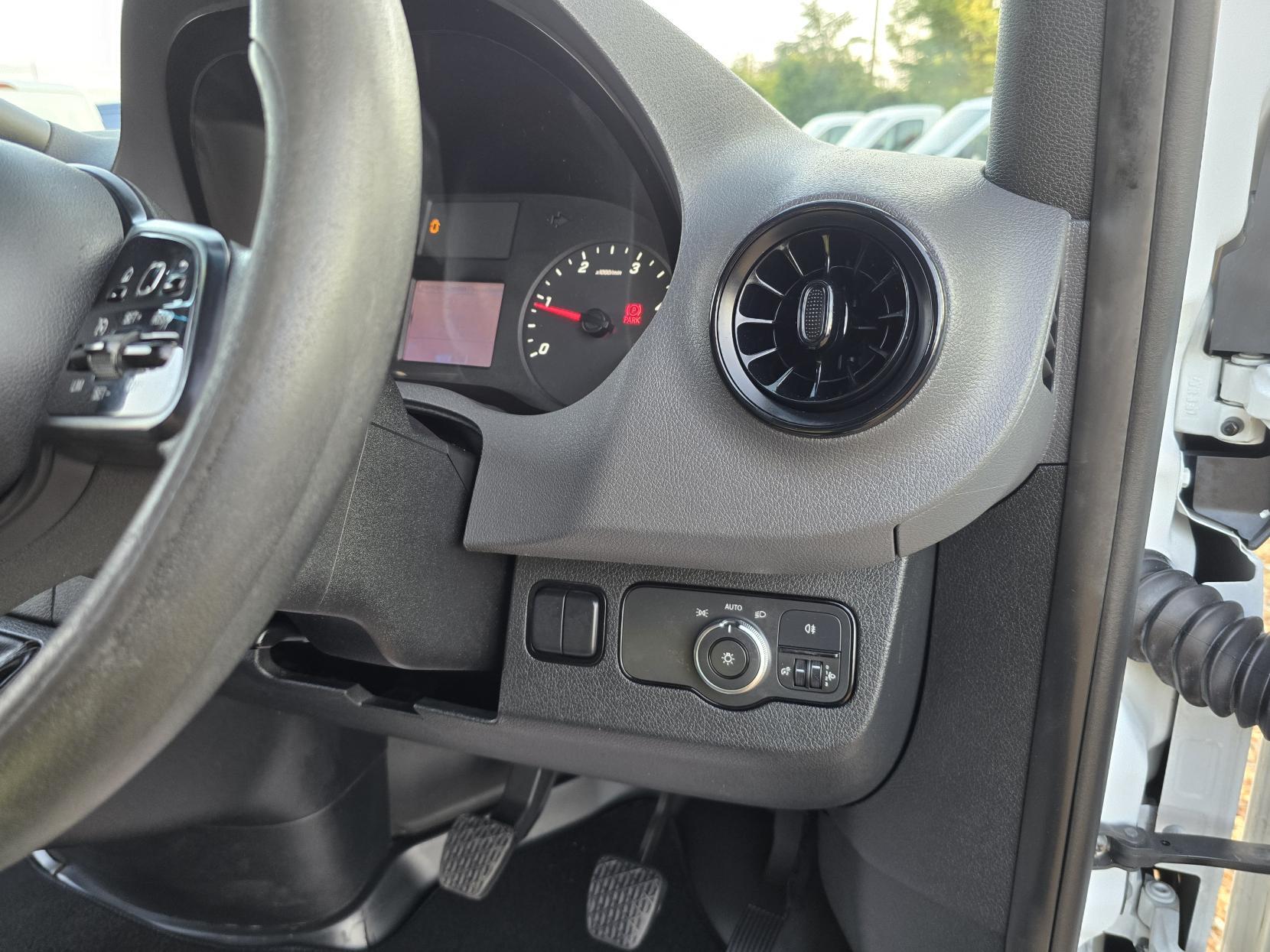 Mercedes-Benz Sprinter 2.1 311 CDI Panel Van 5dr Diesel Manual RWD L3 H2 Euro 6 (114 ps)