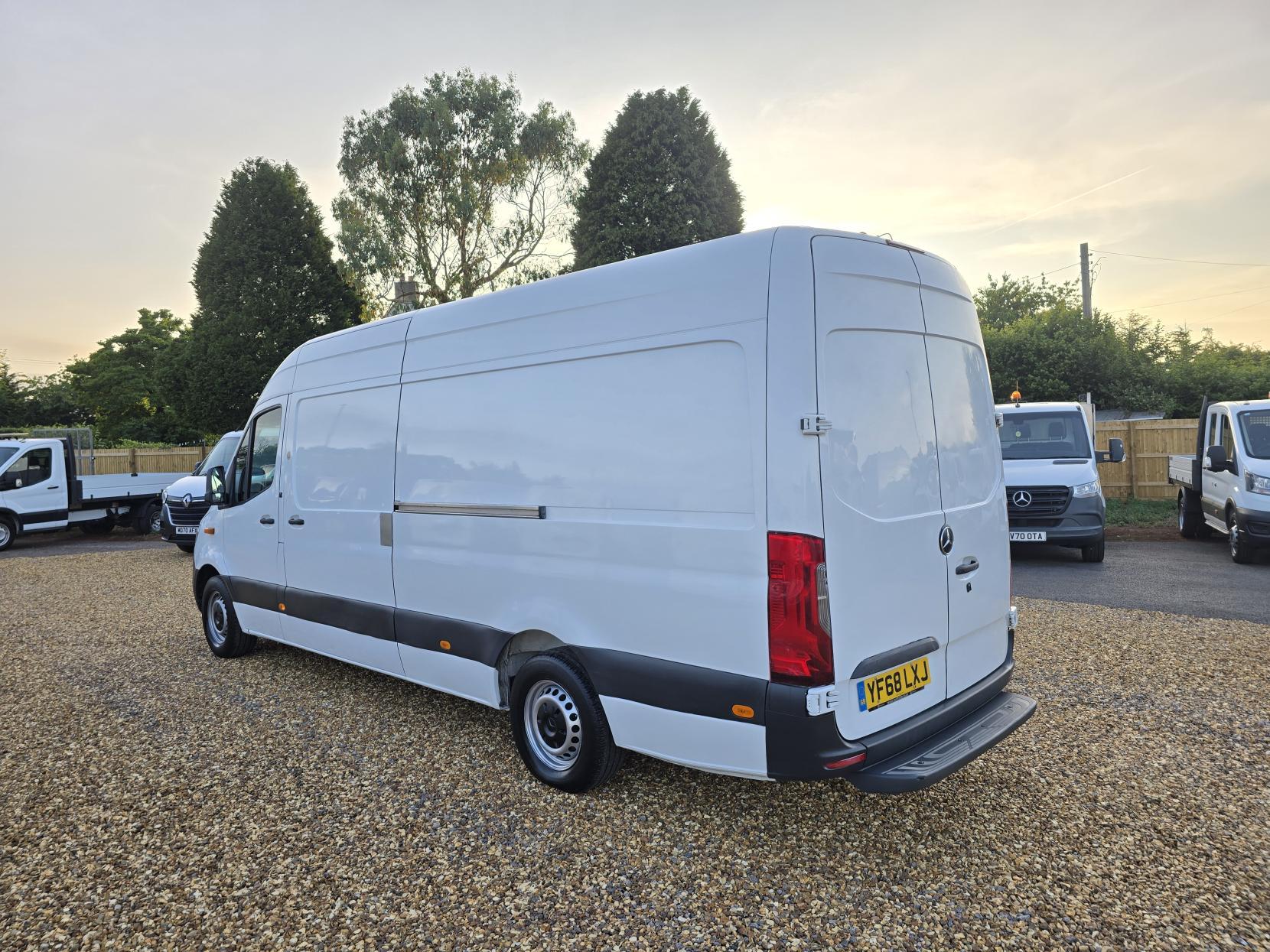 Mercedes-Benz Sprinter 2.1 311 CDI Panel Van 5dr Diesel Manual RWD L3 H2 Euro 6 (114 ps)