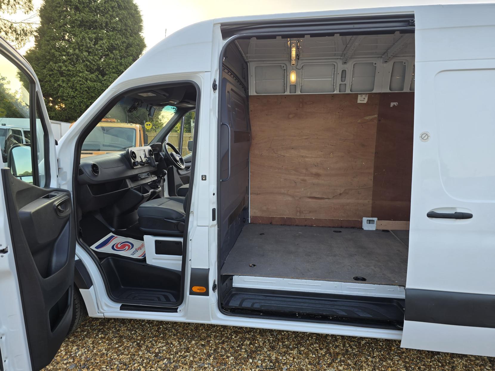 Mercedes-Benz Sprinter 2.1 311 CDI Panel Van 5dr Diesel Manual RWD L3 H2 Euro 6 (114 ps)