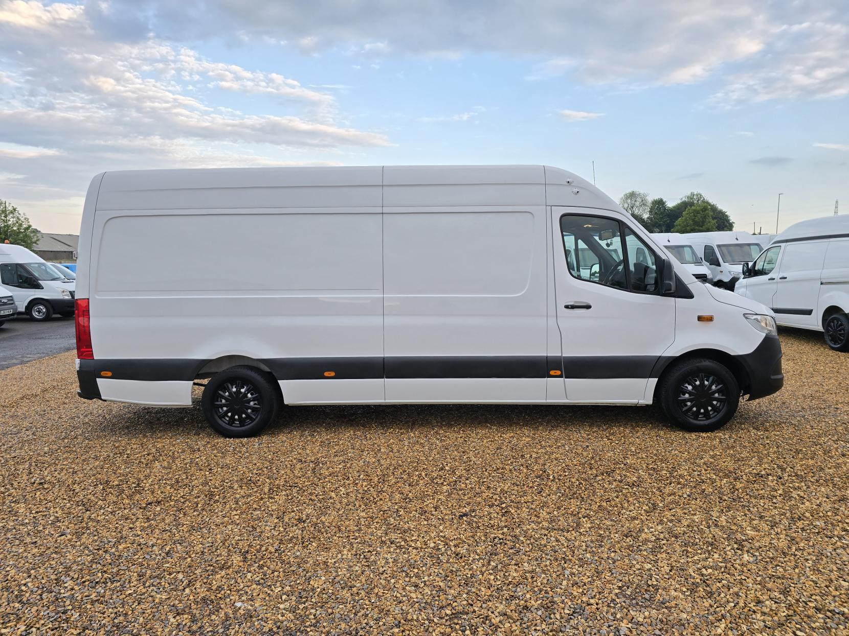 Mercedes-Benz Sprinter 2.1 311 CDI Panel Van 5dr Diesel Manual RWD L3 H2 Euro 6 (114 ps)