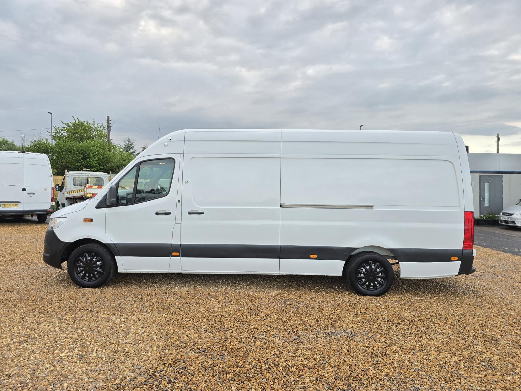 Mercedes-Benz Sprinter 2.1 311 CDI Panel Van 5dr Diesel Manual RWD L3 H2 Euro 6 (114 ps)