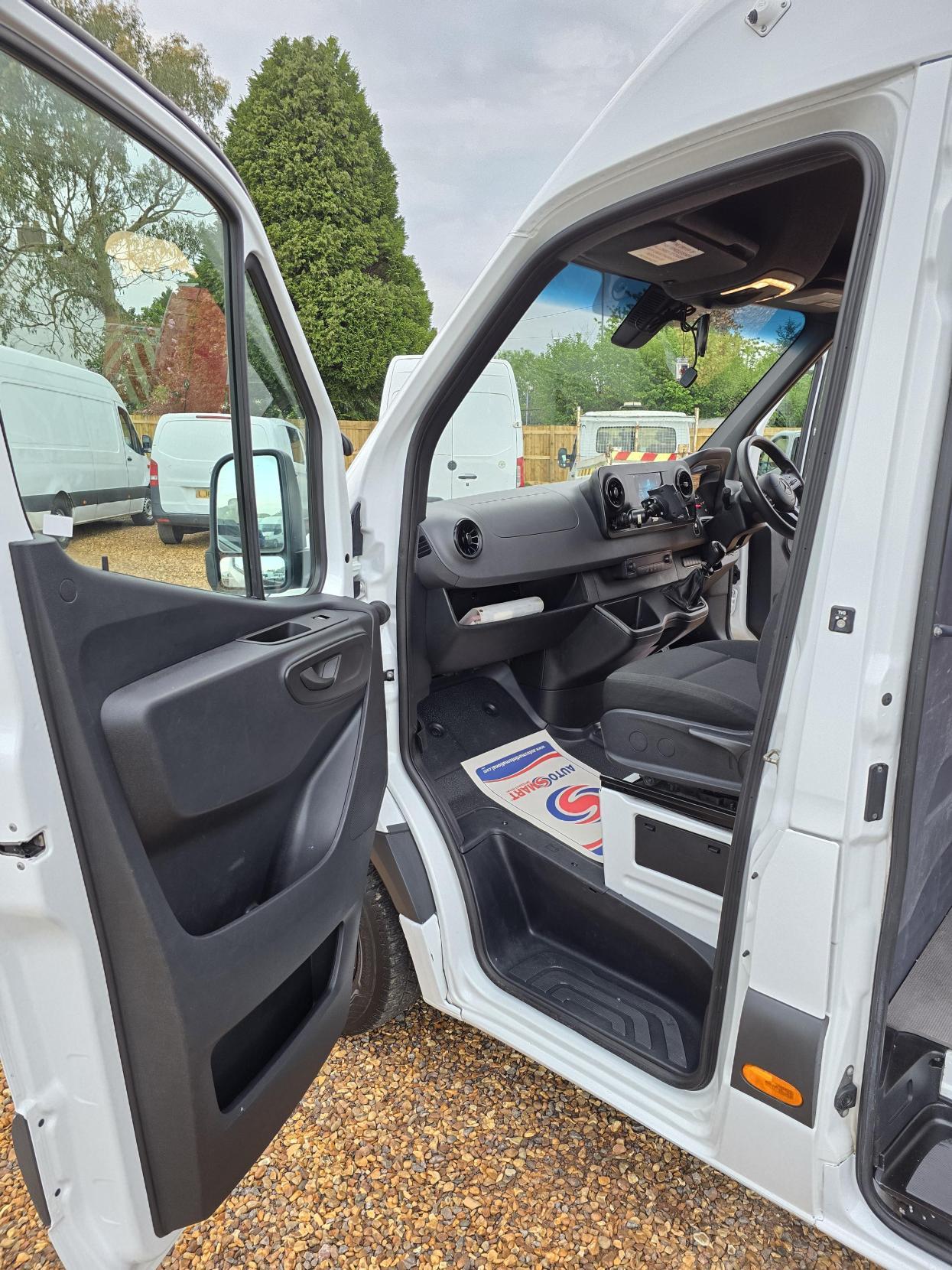 Mercedes-Benz Sprinter 2.1 311 CDI Panel Van 5dr Diesel Manual RWD L3 H2 Euro 6 (114 ps)