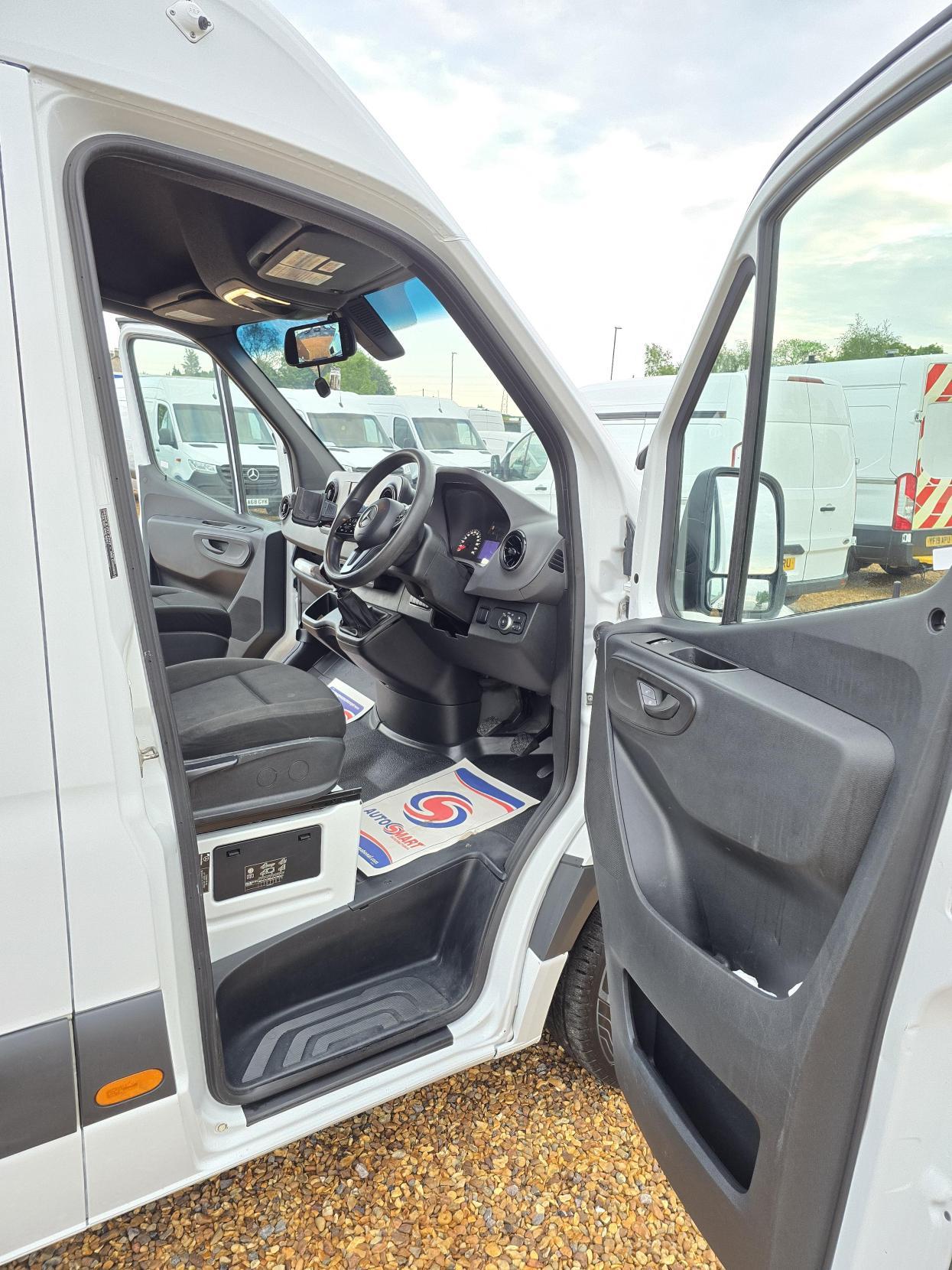 Mercedes-Benz Sprinter 2.1 311 CDI Panel Van 5dr Diesel Manual RWD L3 H2 Euro 6 (114 ps)