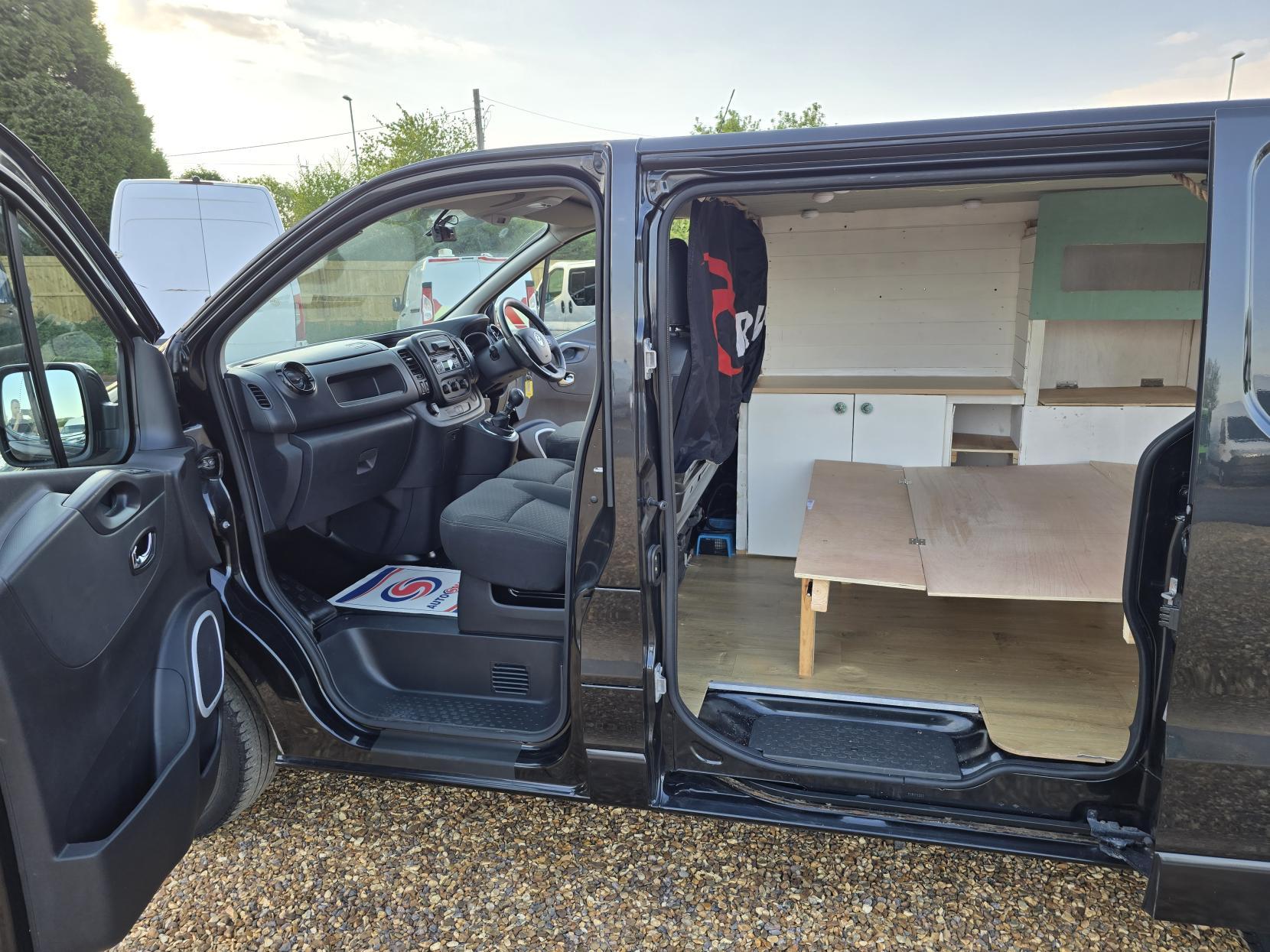 Vauxhall Vivaro 1.6 CDTi 2700 BiTurbo ecoFLEX Sportive Panel Van 5dr Diesel Manual L1 H1 Euro 5 (s/s) (120 ps)