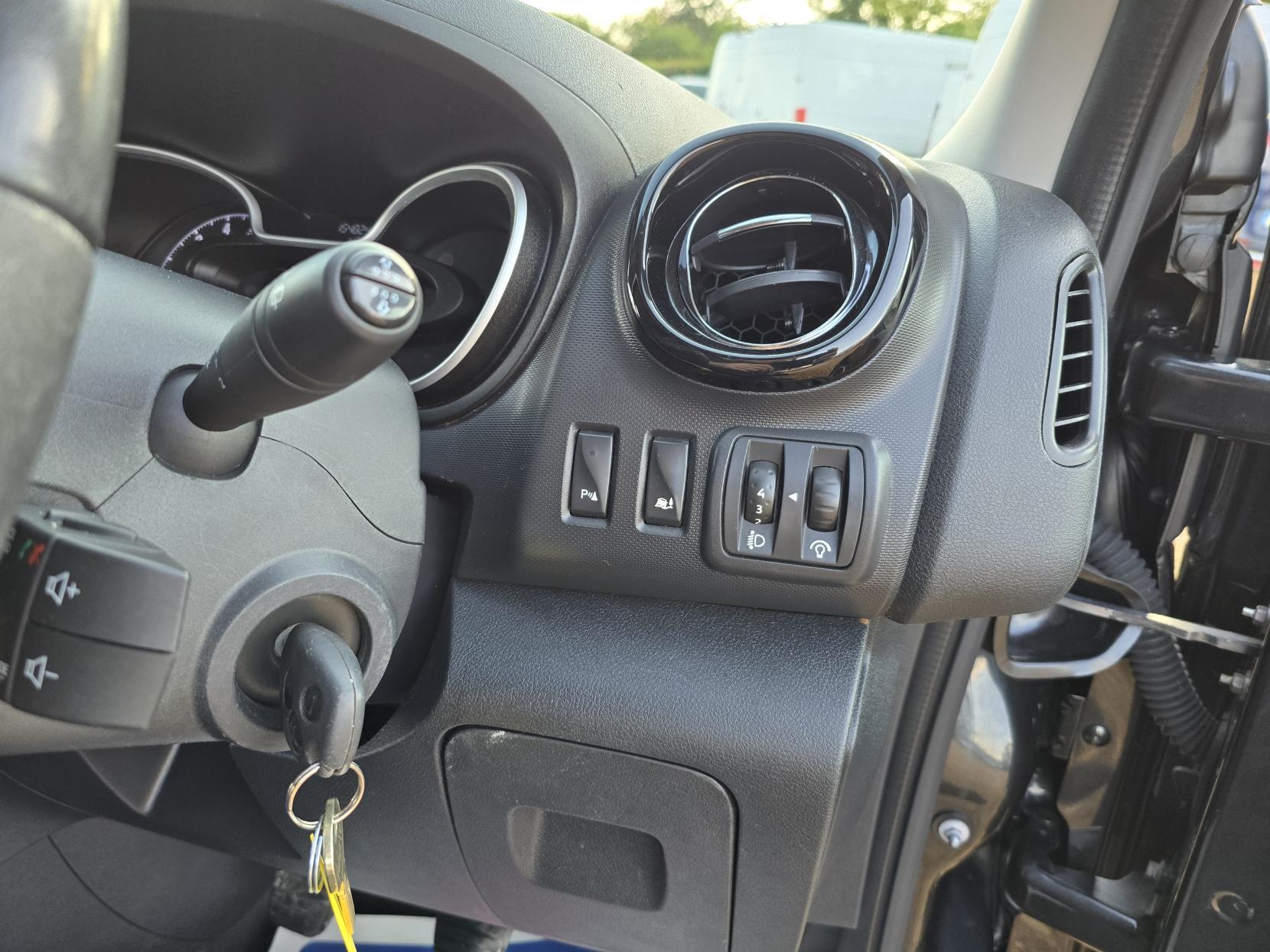 Vauxhall Vivaro 1.6 CDTi 2700 BiTurbo ecoFLEX Sportive Panel Van 5dr Diesel Manual L1 H1 Euro 5 (s/s) (120 ps)