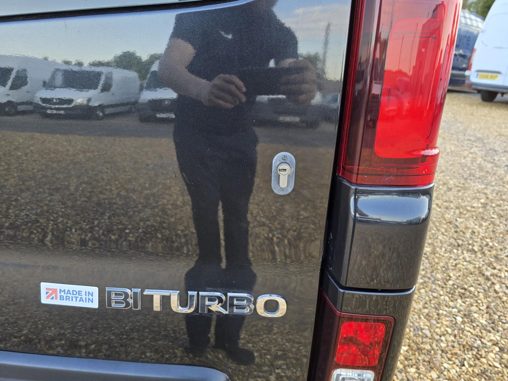Vauxhall Vivaro 1.6 CDTi 2700 BiTurbo ecoFLEX Sportive Panel Van 5dr Diesel Manual L1 H1 Euro 5 (s/s) (120 ps)