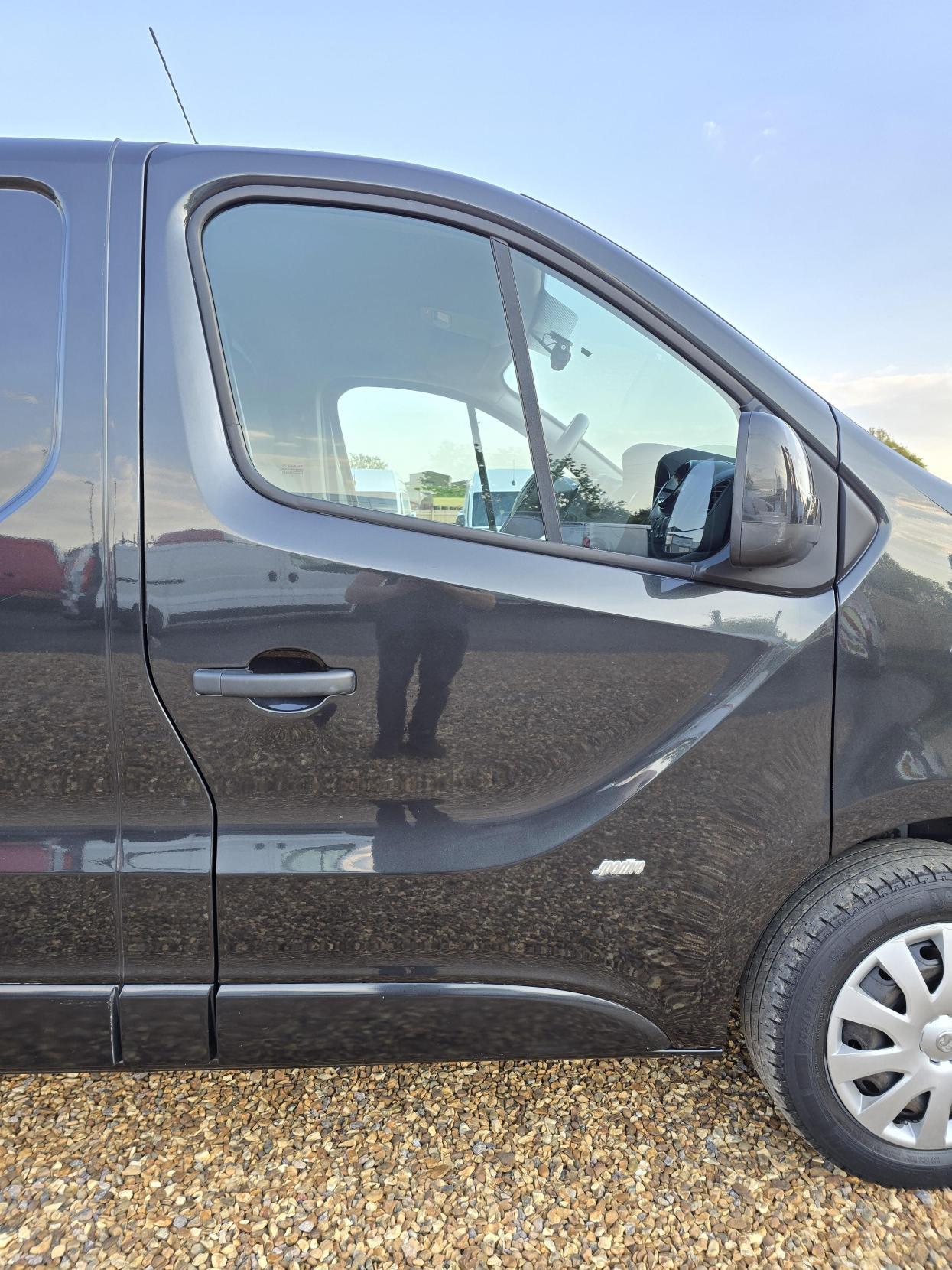 Vauxhall Vivaro 1.6 CDTi 2700 BiTurbo ecoFLEX Sportive Panel Van 5dr Diesel Manual L1 H1 Euro 5 (s/s) (120 ps)