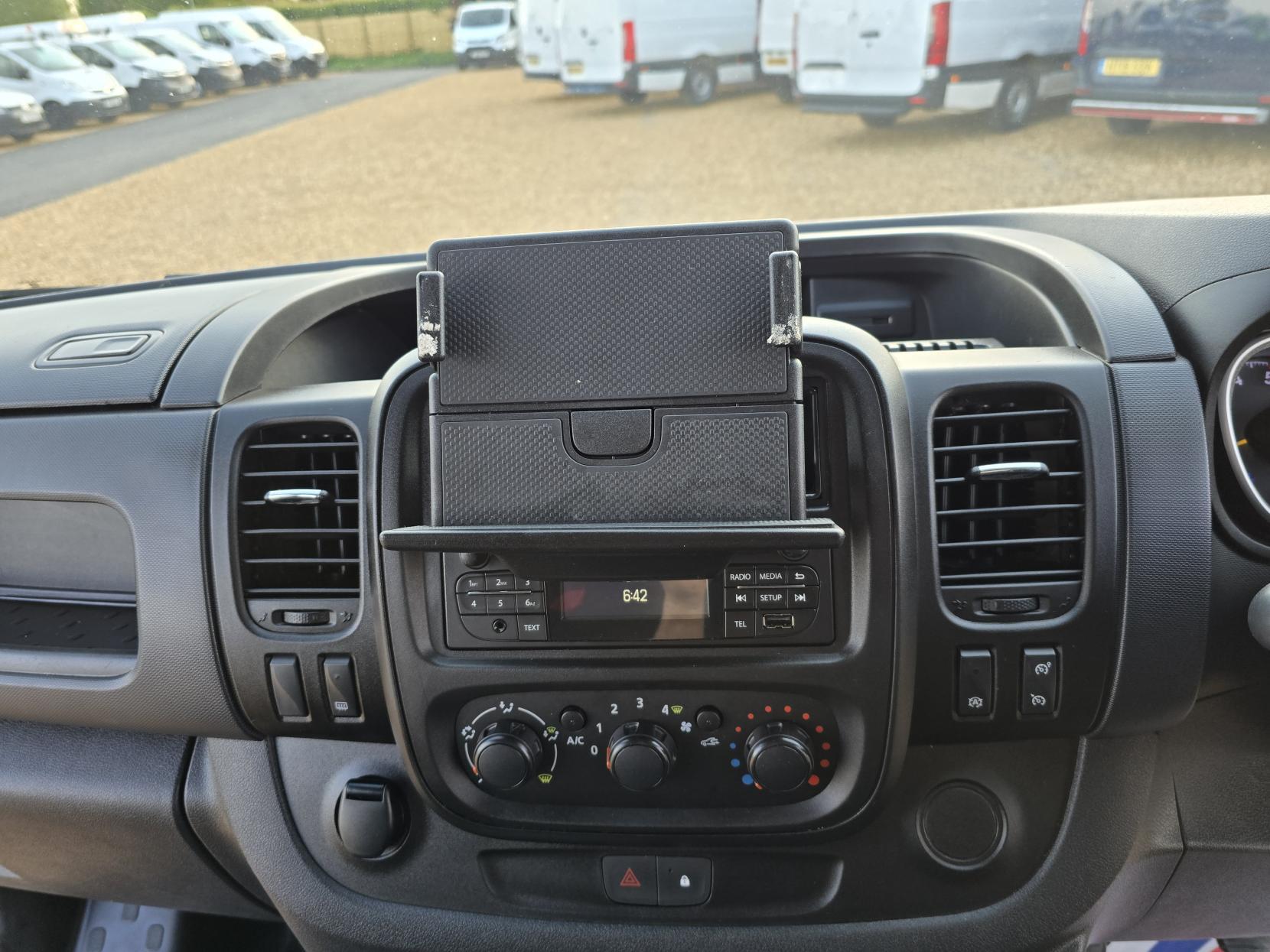 Vauxhall Vivaro 1.6 CDTi 2700 BiTurbo ecoFLEX Sportive Panel Van 5dr Diesel Manual L1 H1 Euro 5 (s/s) (120 ps)